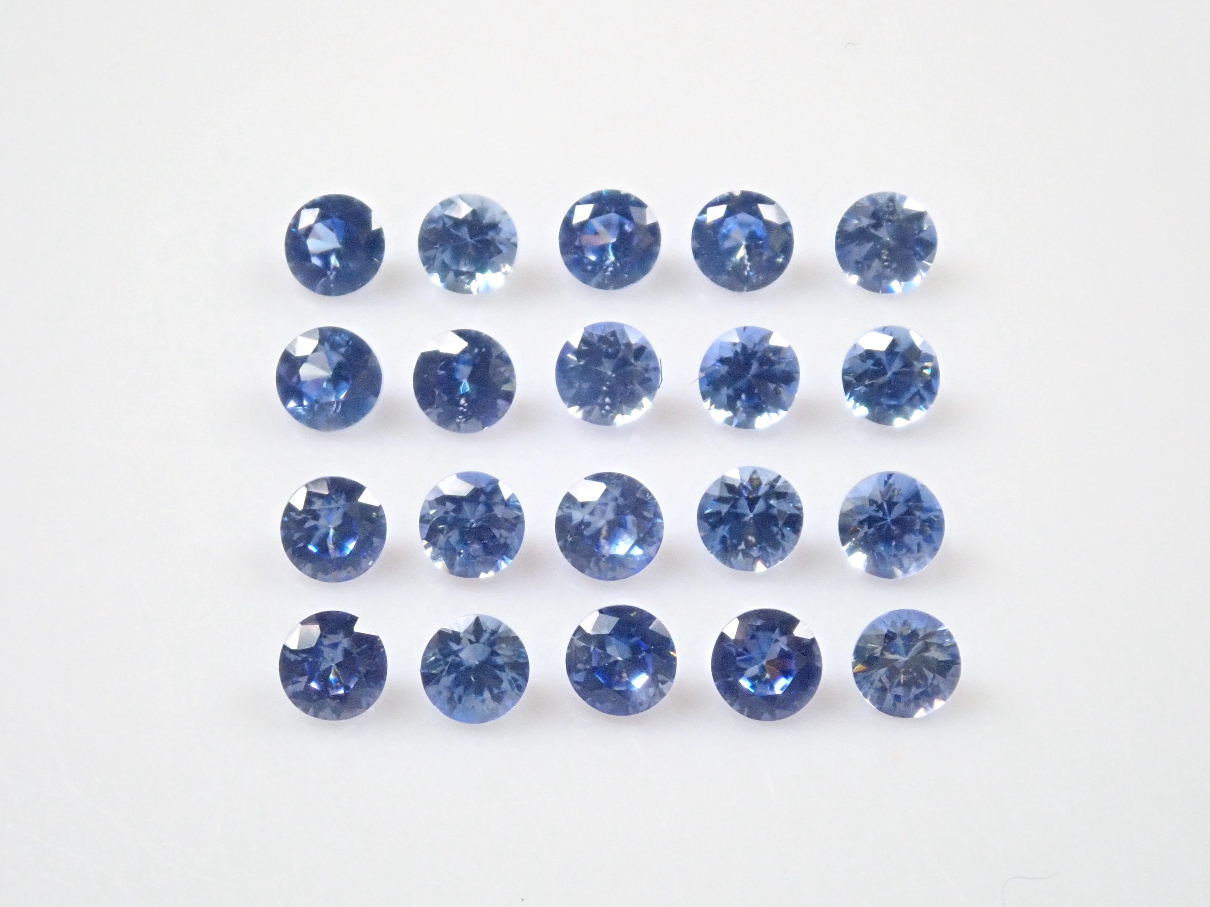 Benitoite 1 stone (round cut, 2.0mm)《Multiple purchase discount available》