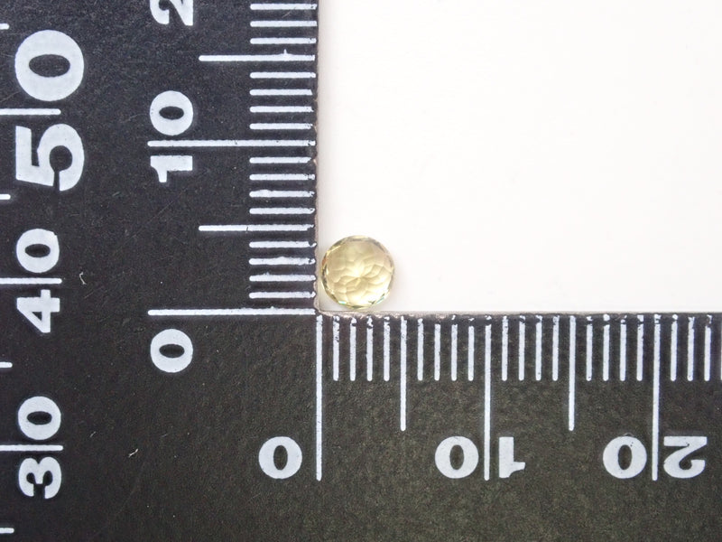 マリ共和国マリガーネット（グロッシュラー/アンドラダイト・ガーネット） 4.5mm/0.498ctルース