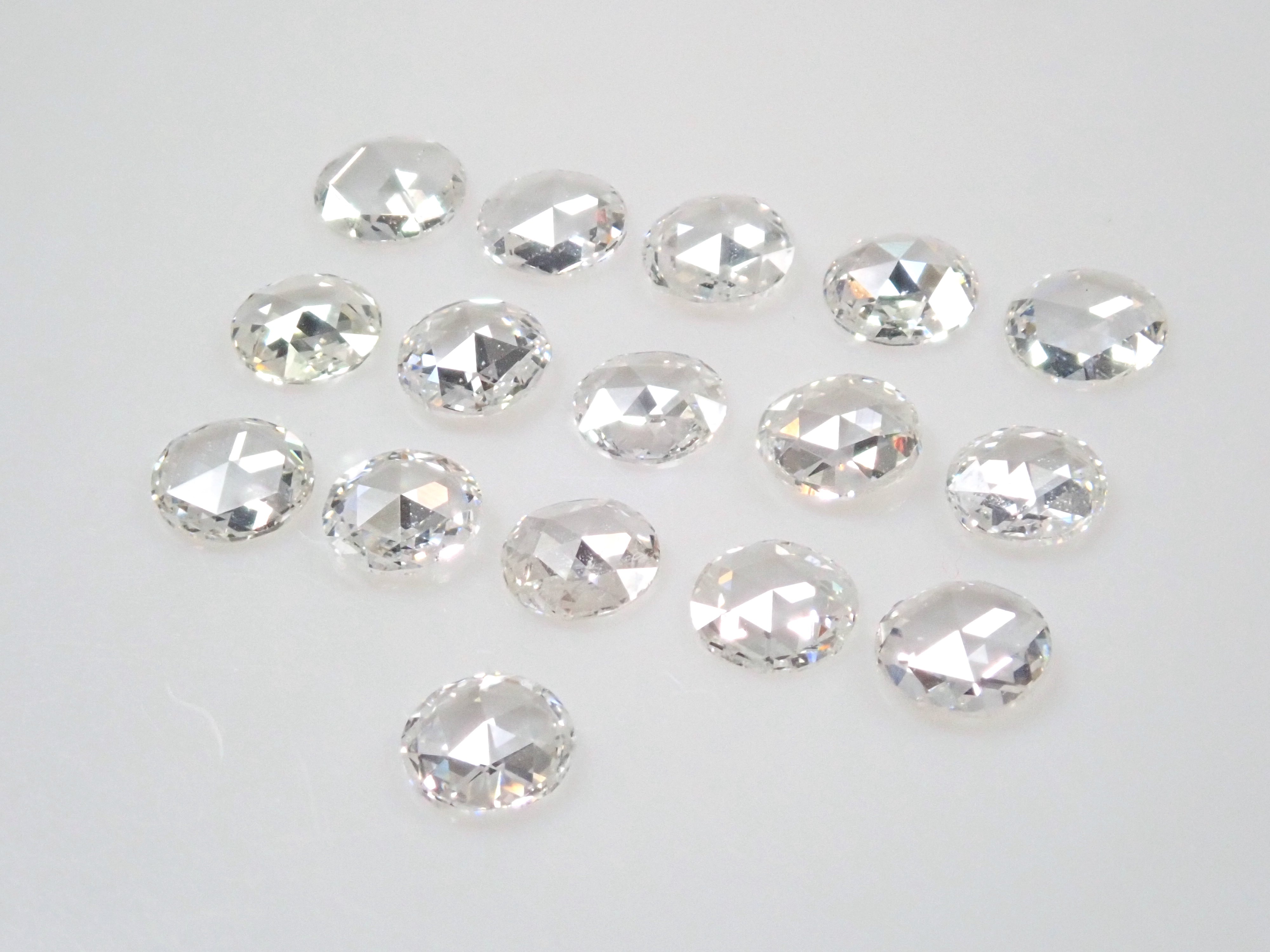 1 rose cut diamond (VS-SI class equivalent, 3.0mm)《Multiple purchase discount available》