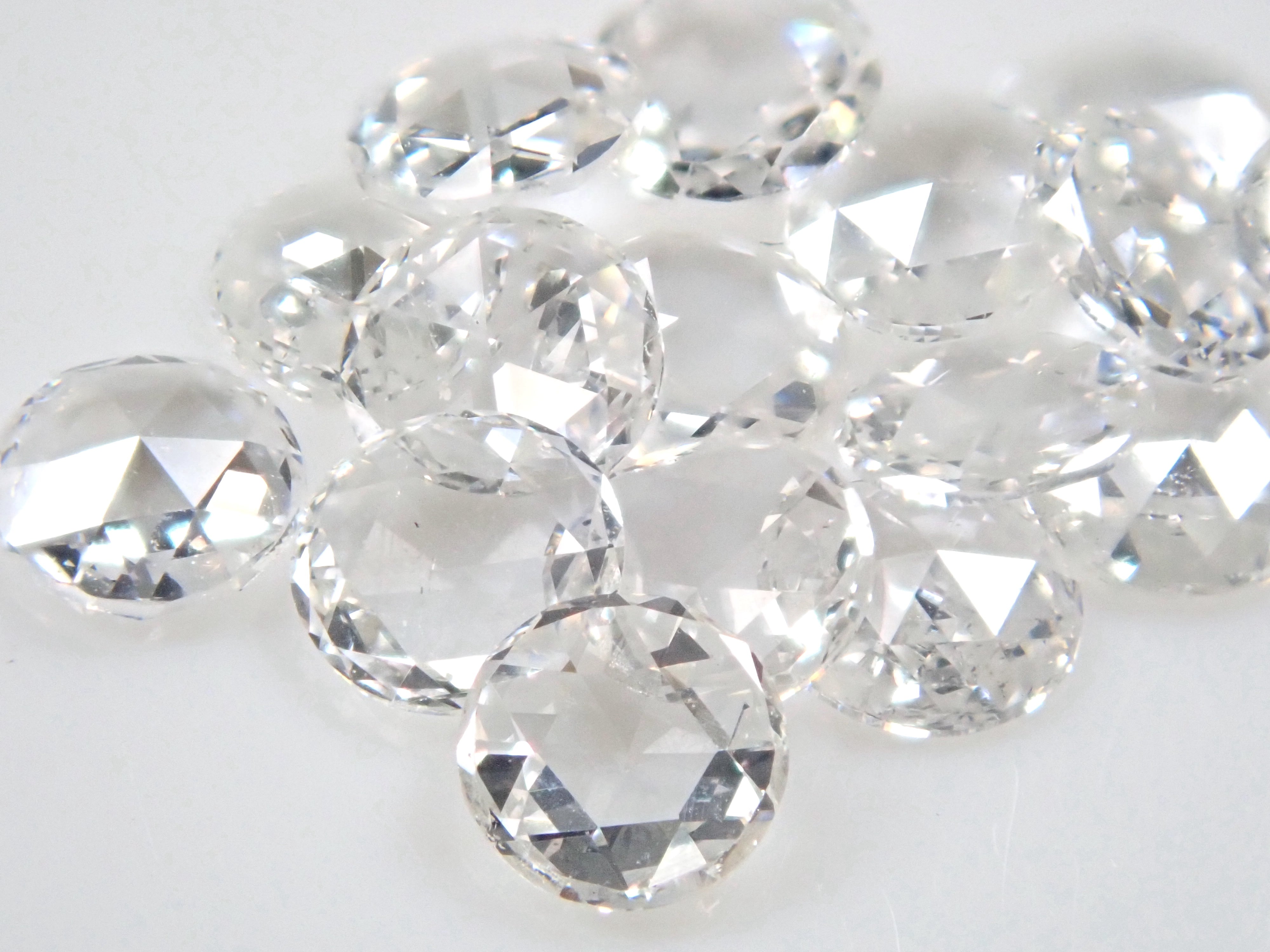 1 rose cut diamond (VS-SI class equivalent, 3.0mm)《Multiple purchase discount available》