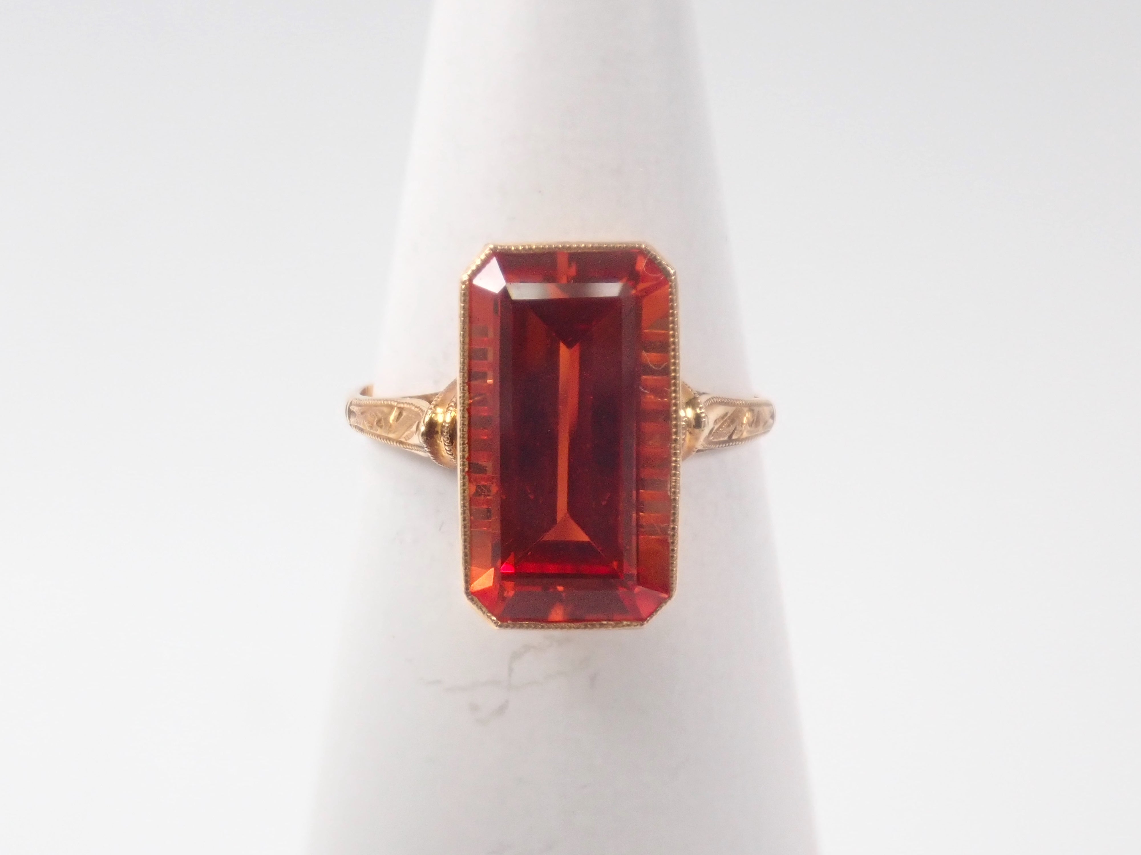 [Posted on 22602644] [Calafri] K18 Synthetic Sapphire Ring