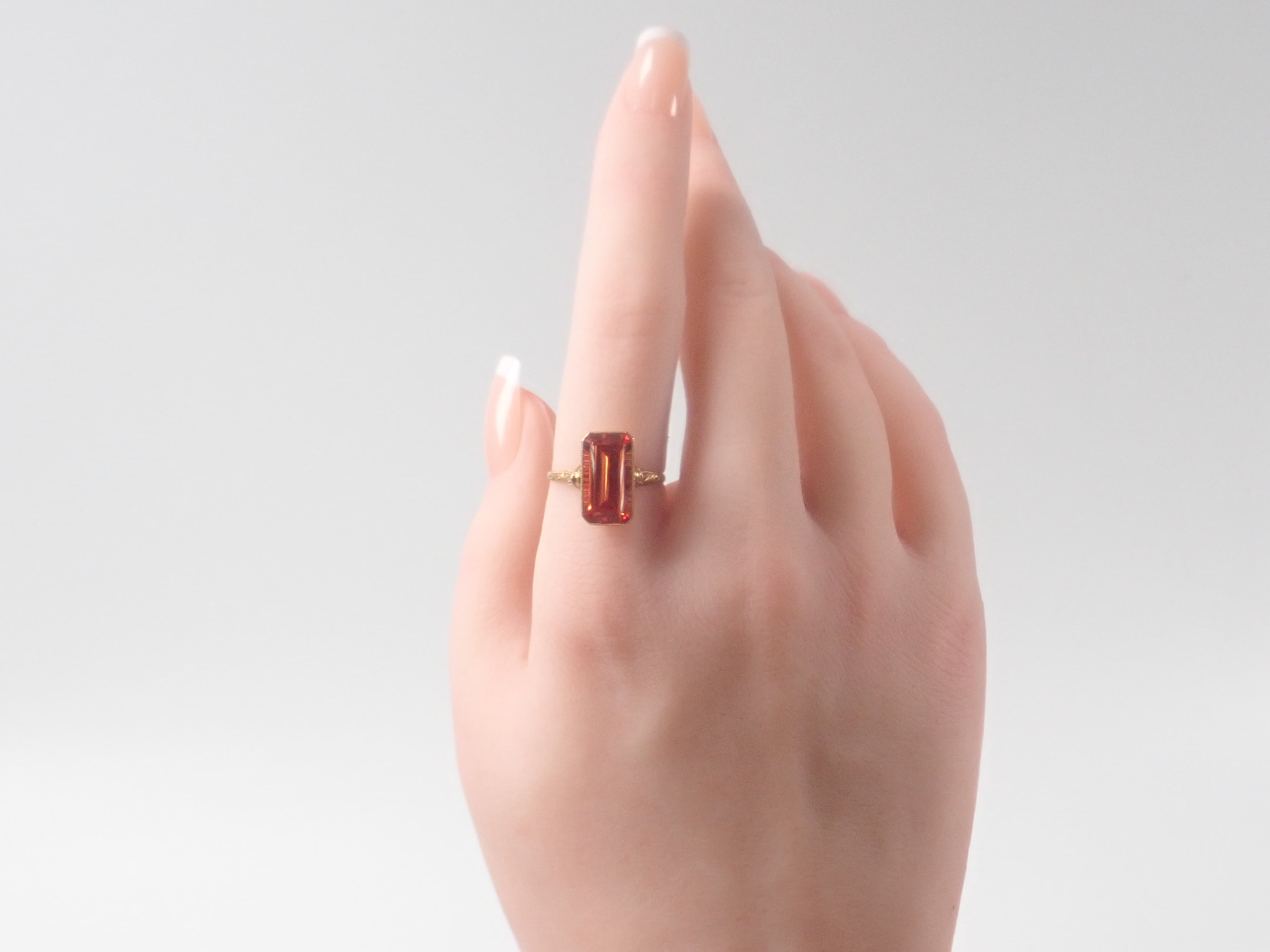[Posted on 22602644] [Calafri] K18 Synthetic Sapphire Ring
