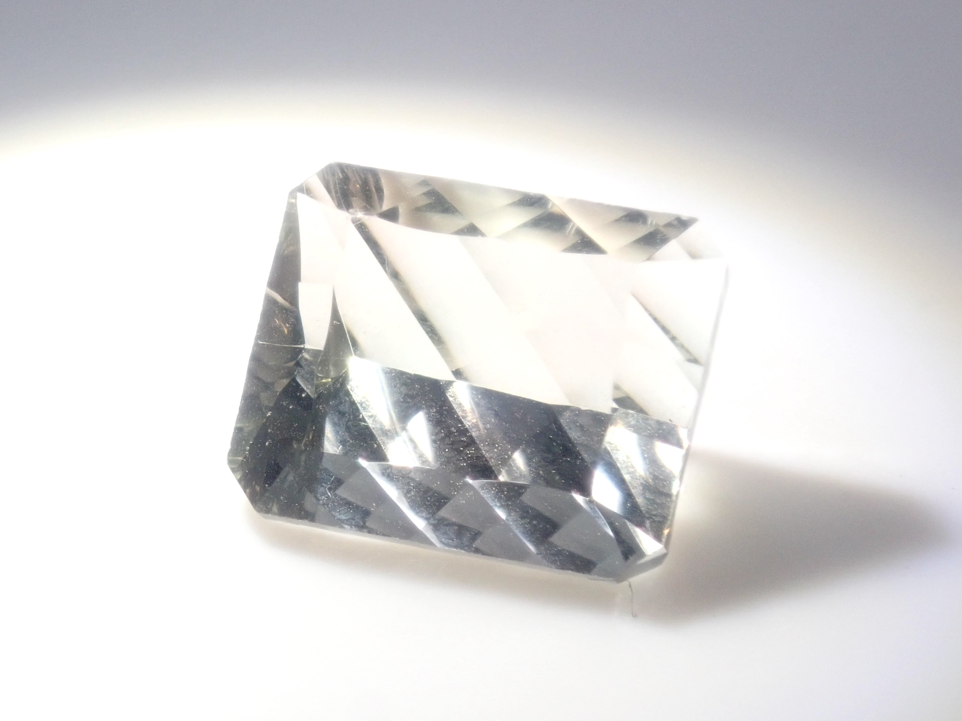 [On Sale June 6th at 10 PM JST] "Limited 13 Stones" Fluorite Gacha including flawed Koshu cut gemstones "Bulk Purchase Discount Available"
