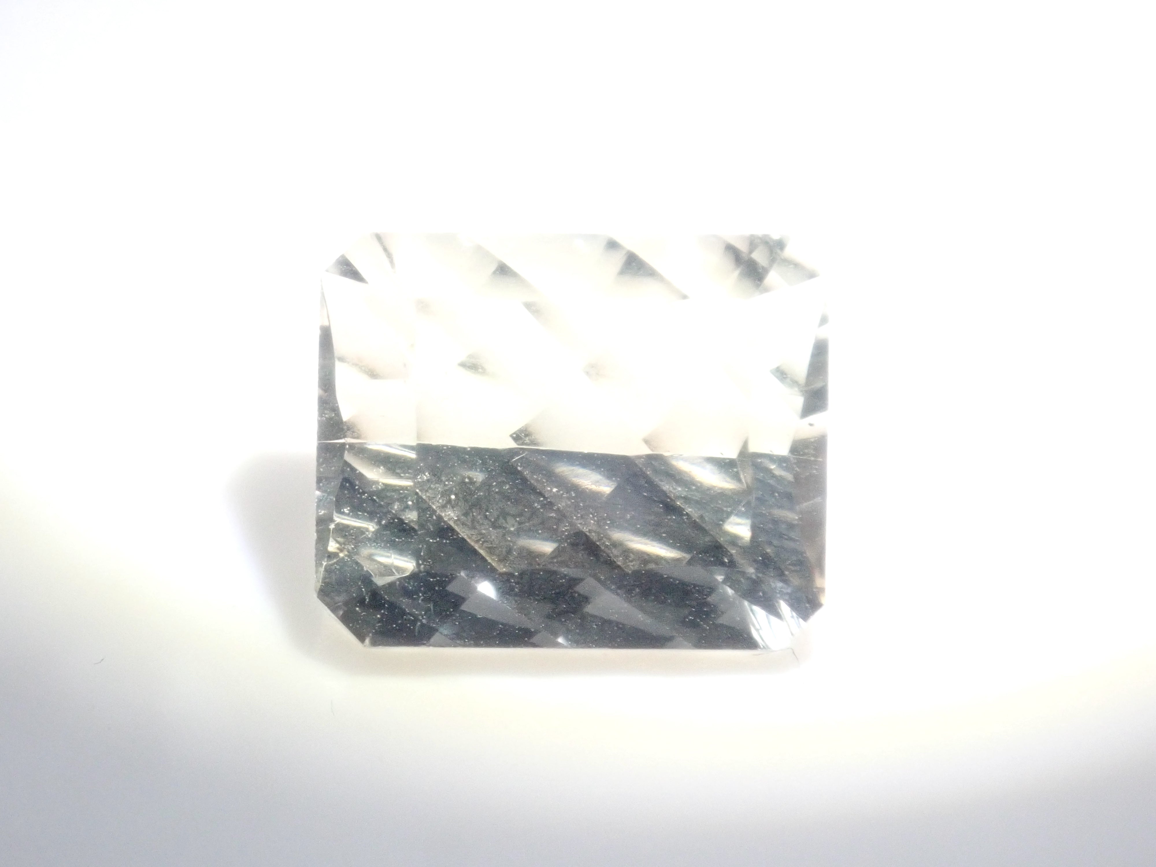 [On Sale June 6th at 10 PM JST] "Limited 13 Stones" Fluorite Gacha including flawed Koshu cut gemstones "Bulk Purchase Discount Available"