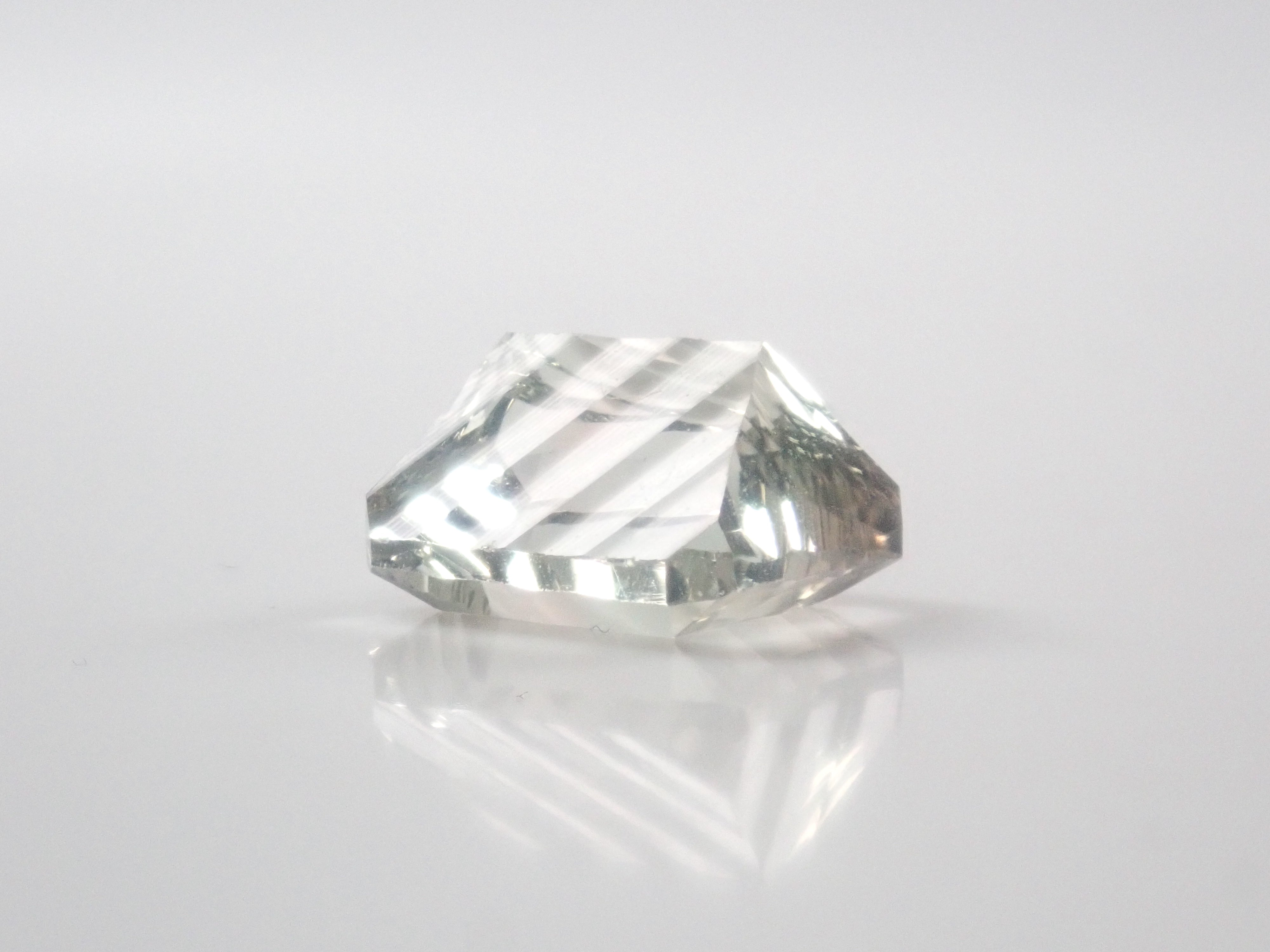 [On Sale June 6th at 10 PM JST] "Limited 13 Stones" Fluorite Gacha including flawed Koshu cut gemstones "Bulk Purchase Discount Available"