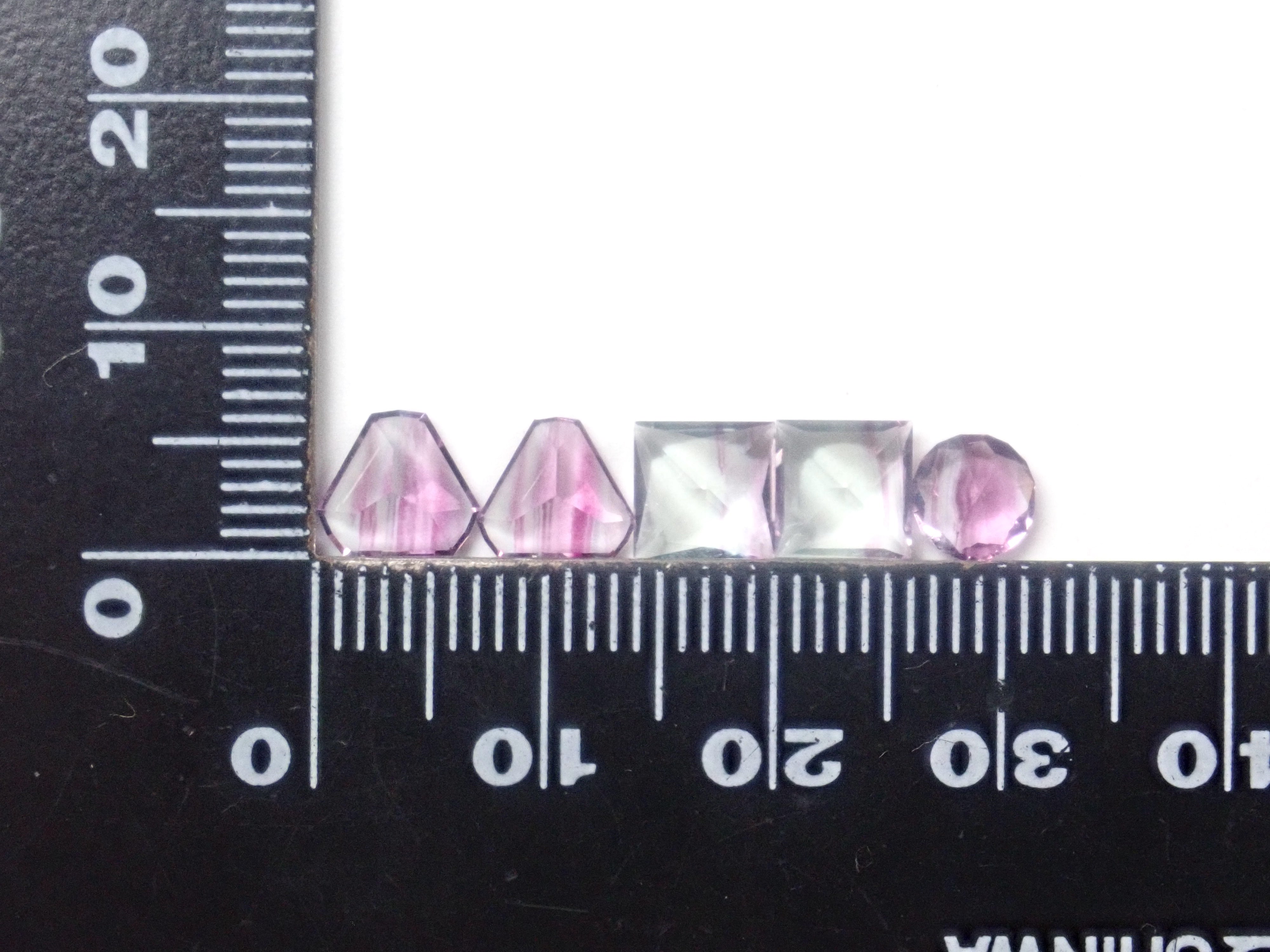 [On Sale June 6th at 10 PM JST] "Limited 13 Stones" Fluorite Gacha including flawed Koshu cut gemstones "Bulk Purchase Discount Available"