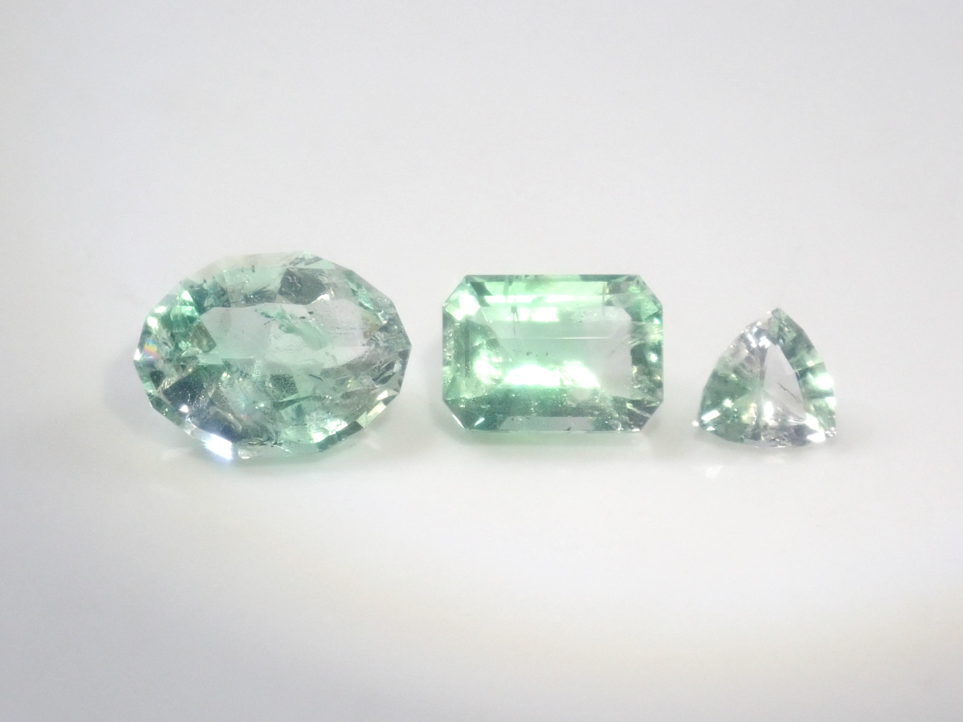 [6/ 10 PM JST Release] 《Limited to 11 Stones》Bicolor Gemstone Gacha featuring Paraiba Tourmaline and Euclase 《Bulk Purchase Discount Available》