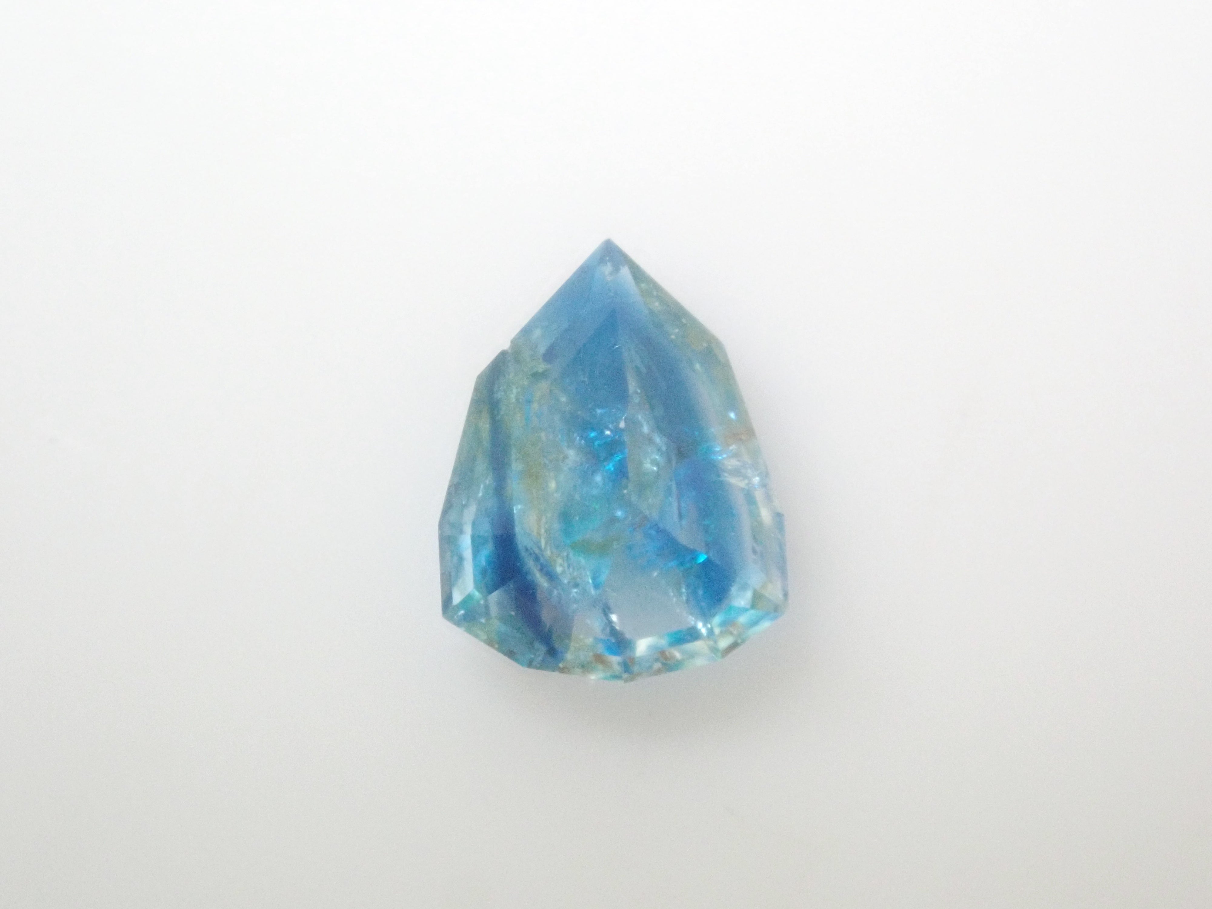 [6/ 10 PM JST Release] 《Limited to 11 Stones》Bicolor Gemstone Gacha featuring Paraiba Tourmaline and Euclase 《Bulk Purchase Discount Available》