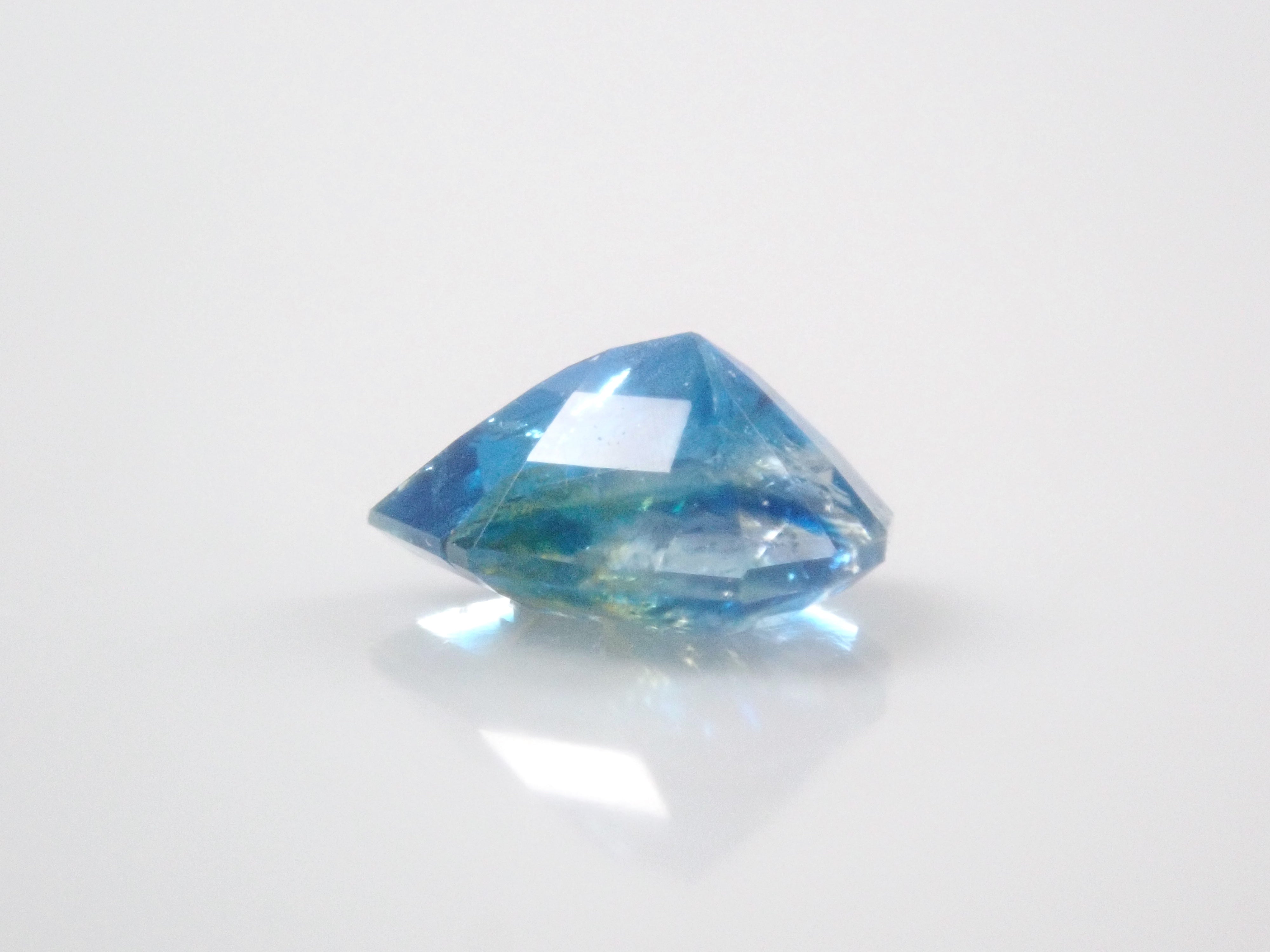 [6/ 10 PM JST Release] 《Limited to 11 Stones》Bicolor Gemstone Gacha featuring Paraiba Tourmaline and Euclase 《Bulk Purchase Discount Available》