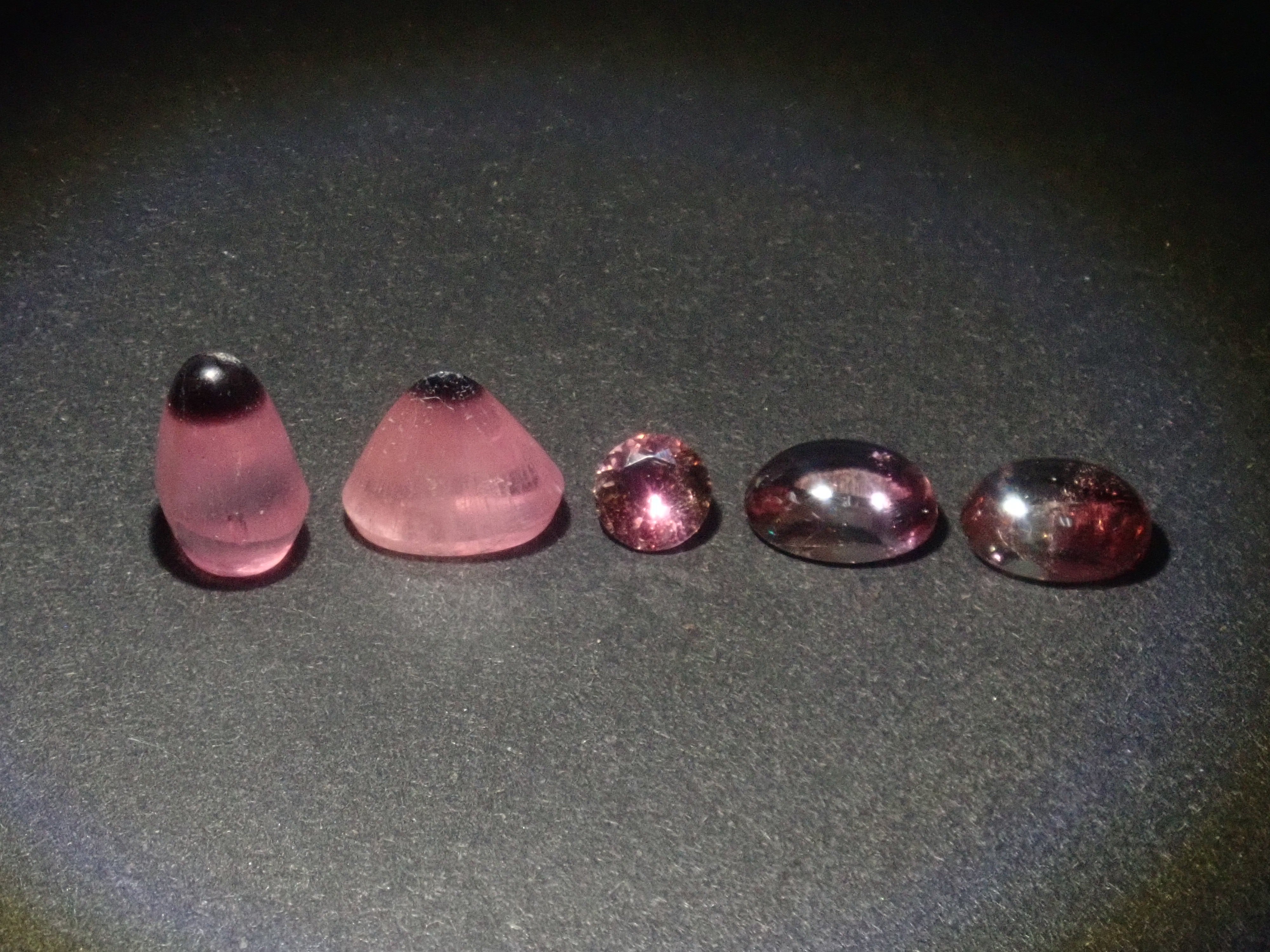 [6/ 10 PM JST Release] 《Limited to 11 Stones》Bicolor Gemstone Gacha featuring Paraiba Tourmaline and Euclase 《Bulk Purchase Discount Available》