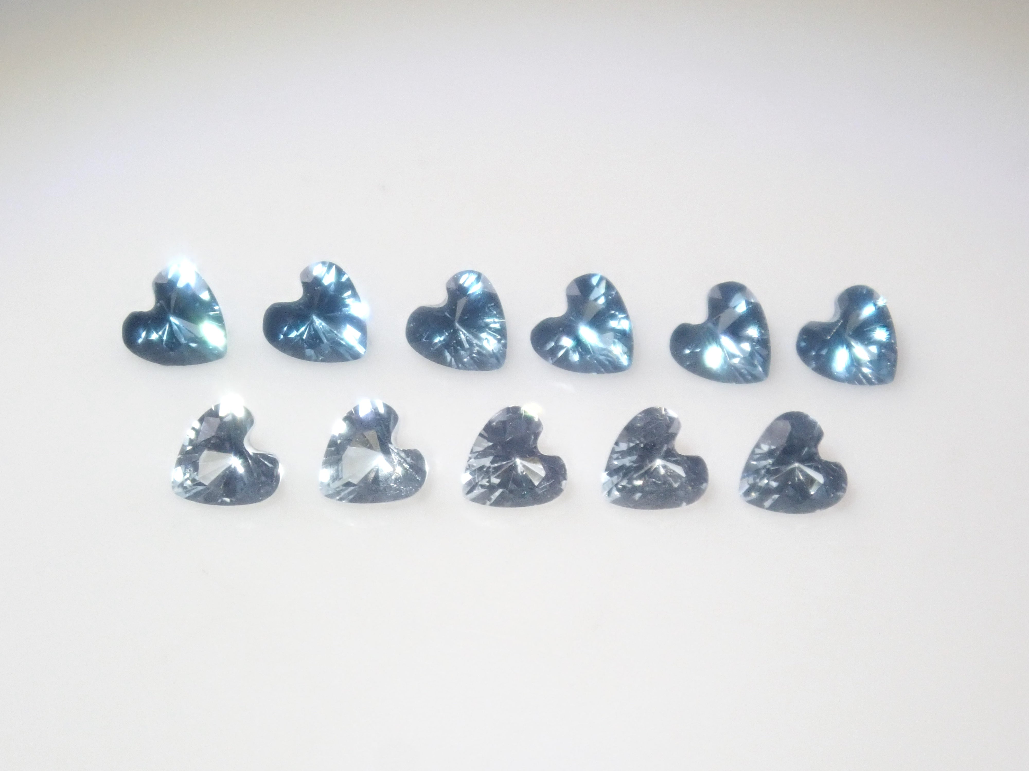 [6/ 10 PM JST Release] 《Limited to 11 Stones》Bicolor Gemstone Gacha featuring Paraiba Tourmaline and Euclase 《Bulk Purchase Discount Available》