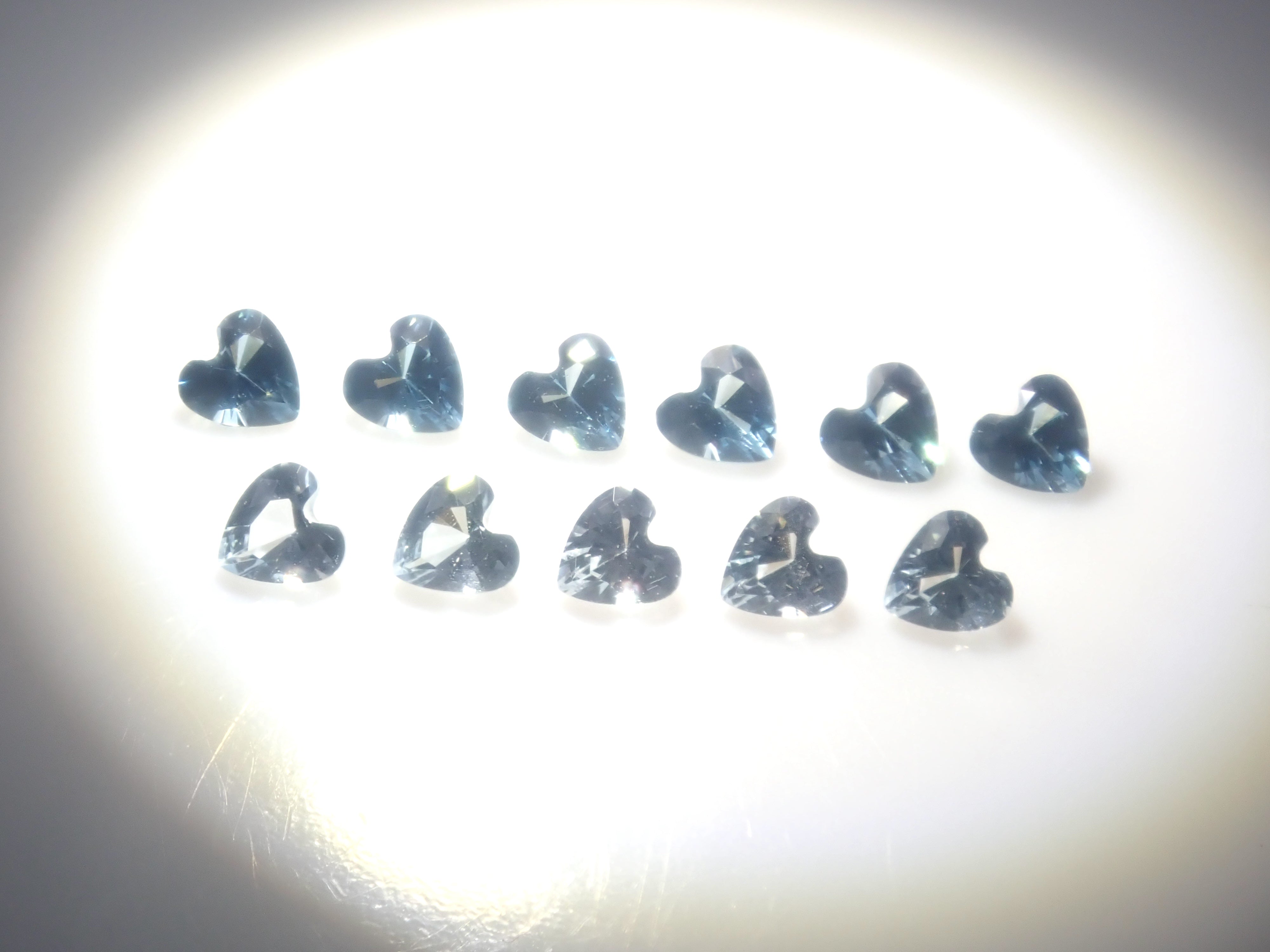 [6/ 10 PM JST Release] 《Limited to 11 Stones》Bicolor Gemstone Gacha featuring Paraiba Tourmaline and Euclase 《Bulk Purchase Discount Available》