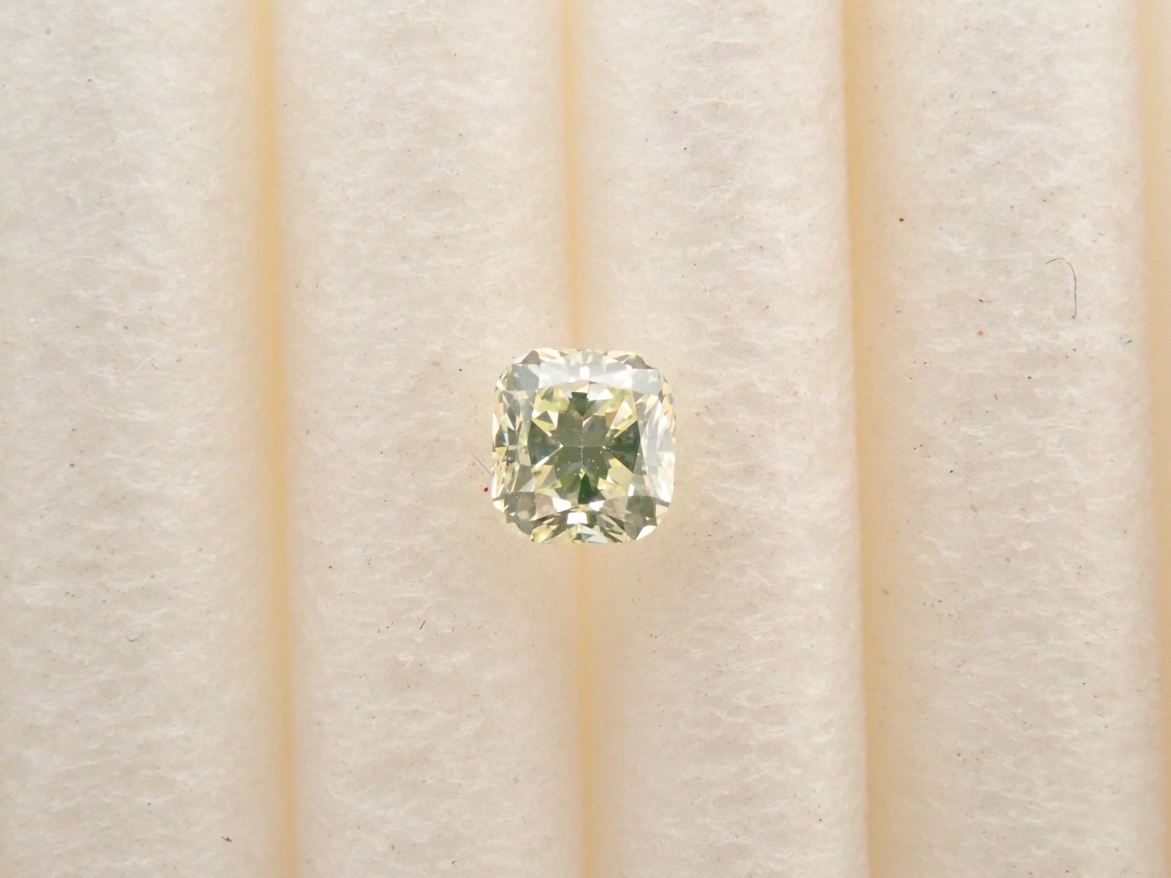 【抽選販売0629_02】グリーンダイヤモンド 0.129ctルース(FANCY LIGHT YELLOW GREEN, VS2)