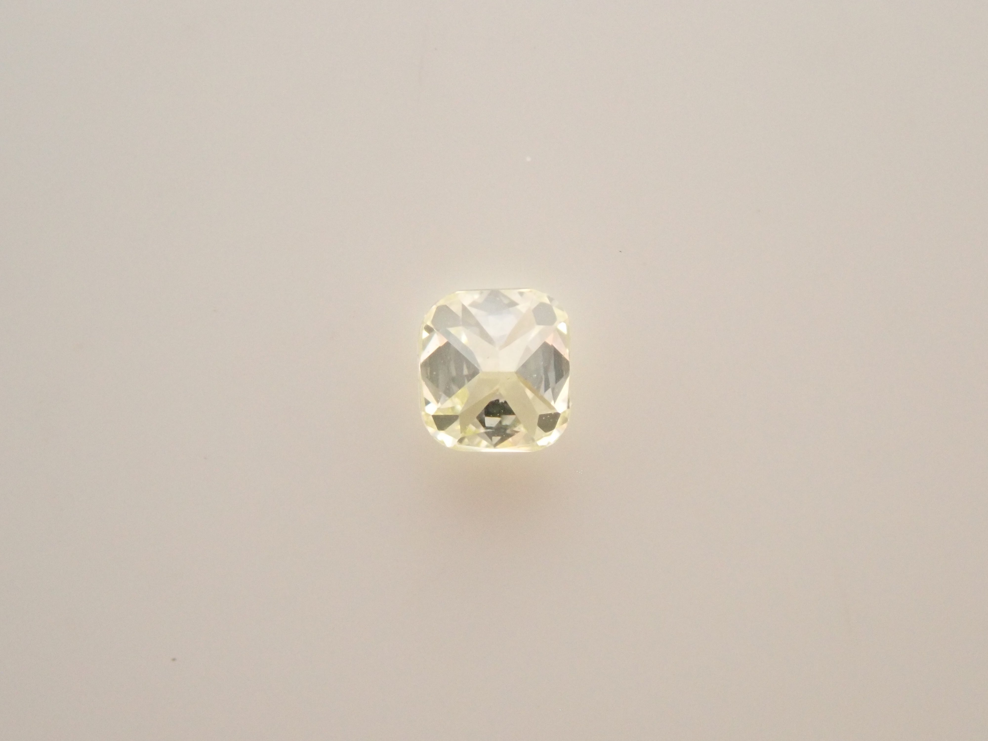 【32501945掲載】グリーンダイヤモンド 0.129ctルース(FANCY LIGHT YELLOW GREEN, VS2)