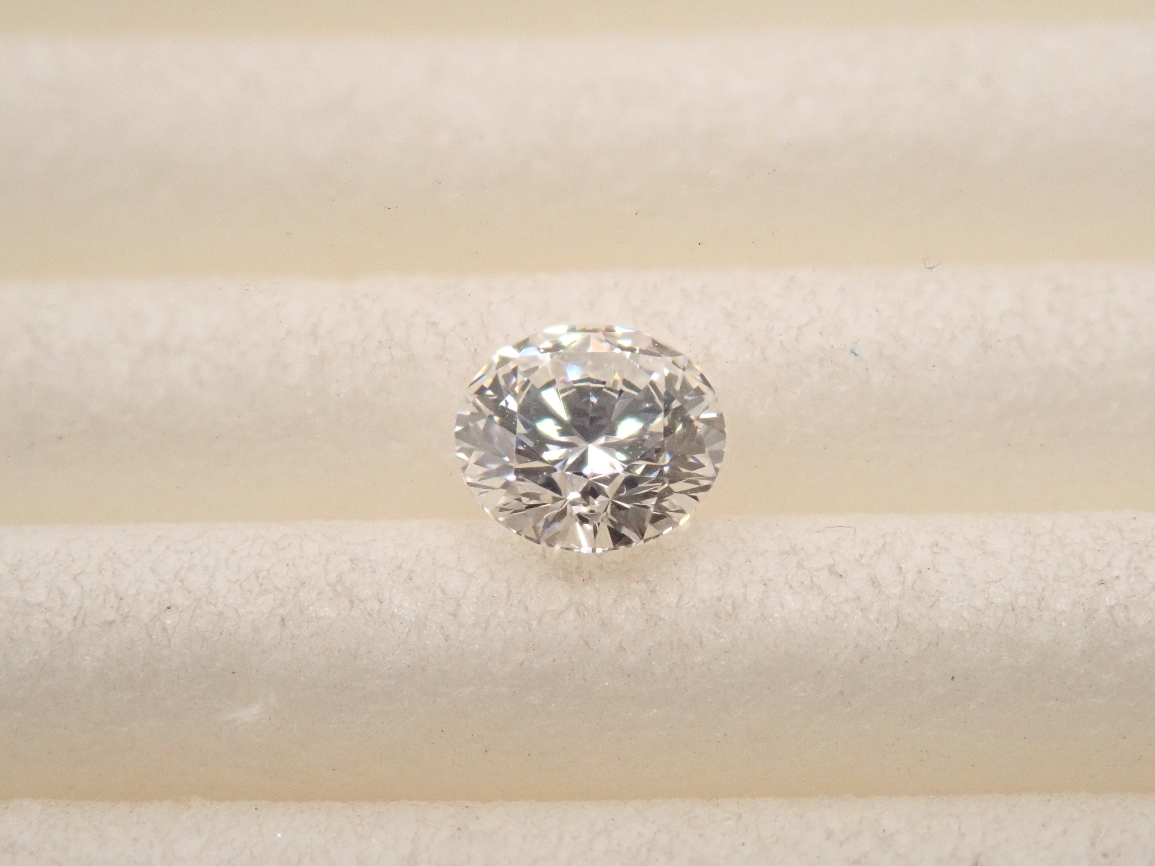 [Listed as 32501940] Internally Flawless Diamond (H&C) 0.215ct Loose (E, IF, 3Excellent H&C)