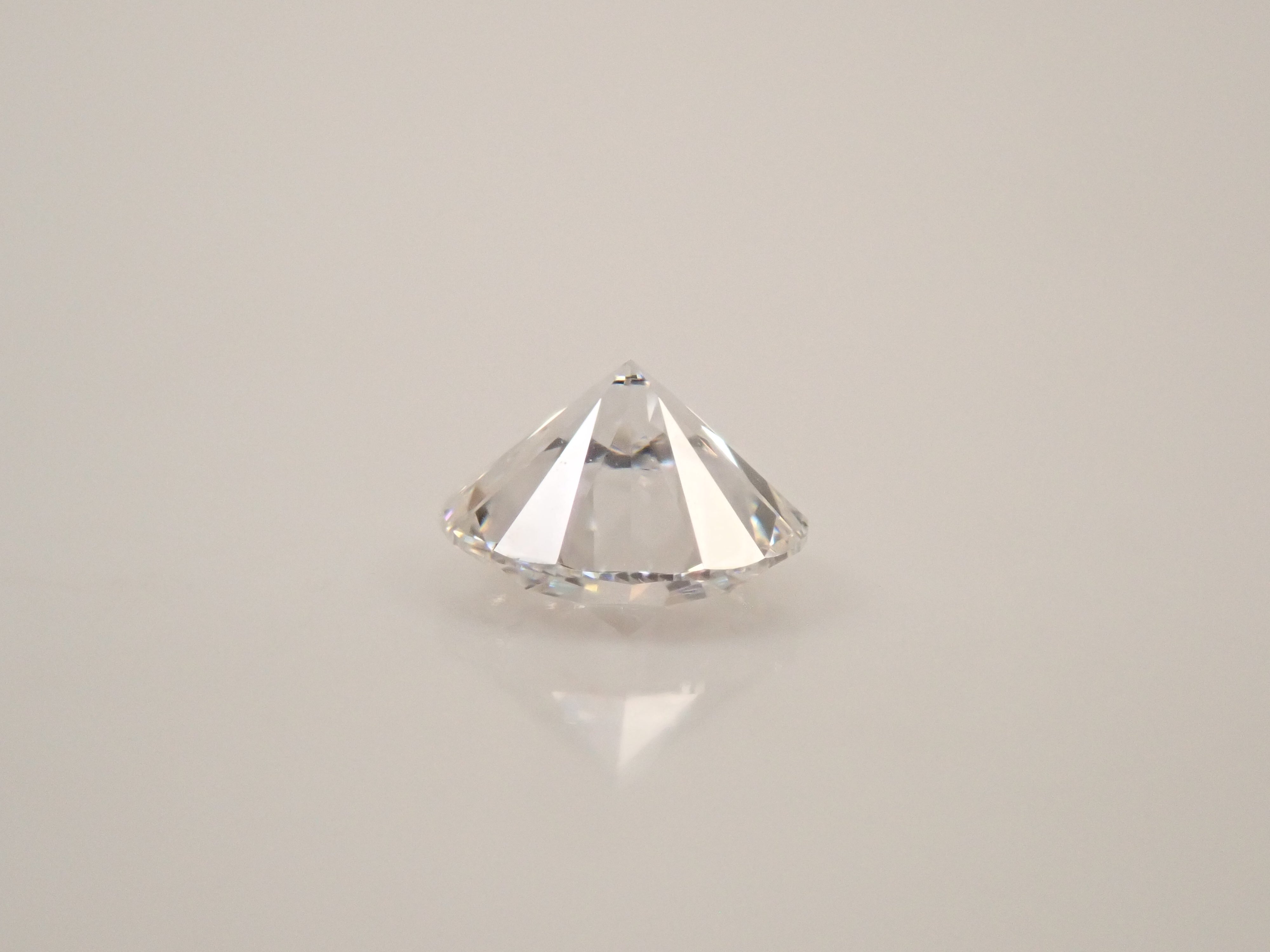 [Listed as 32501940] Internally Flawless Diamond (H&C) 0.215ct Loose (E, IF, 3Excellent H&C)