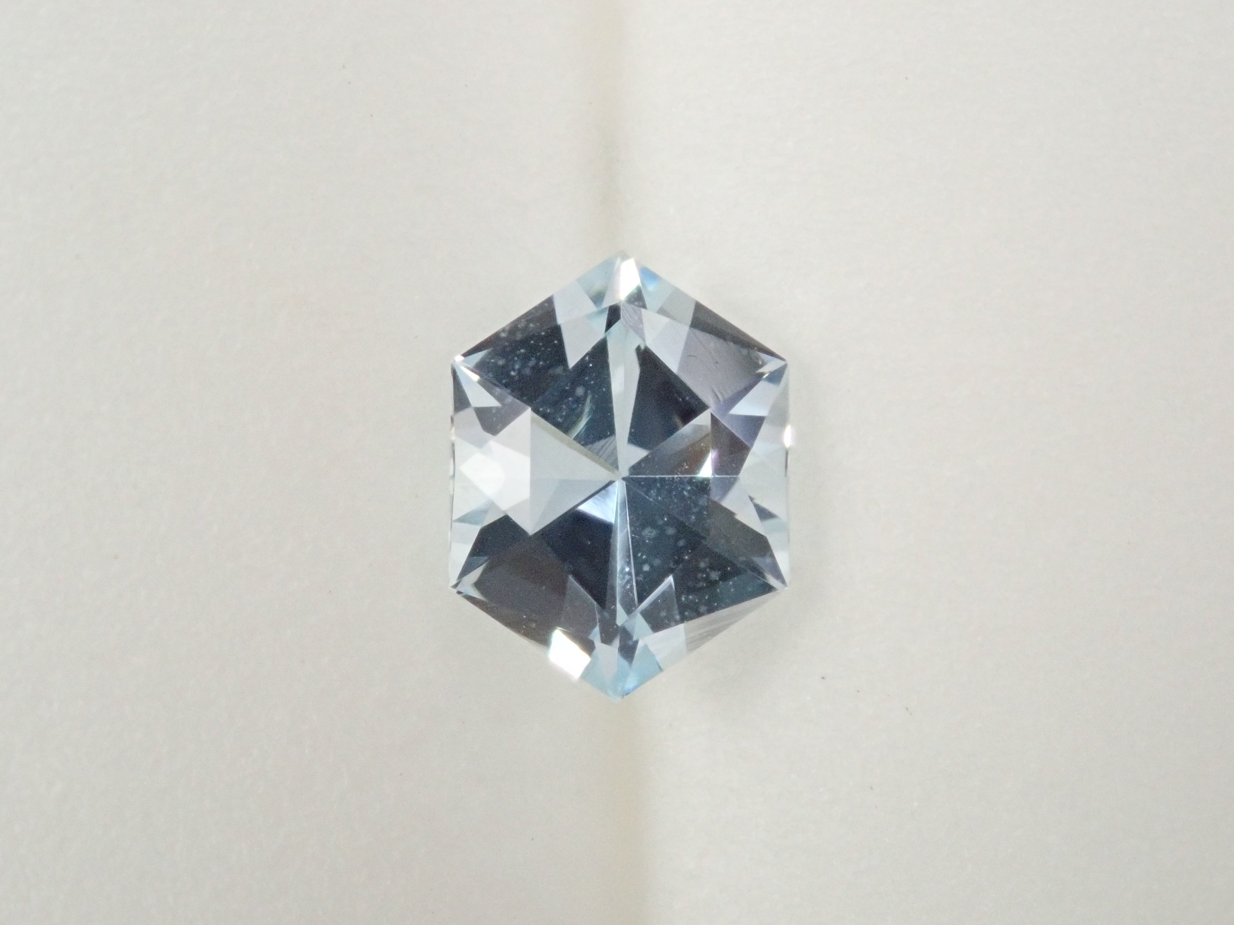 【 K18WG / チャーム】ダイヤ0.075t ブルートパーズ1.17ct Blue Topaz K18WGブルートパーズ オレンジ/イエローサファイヤ