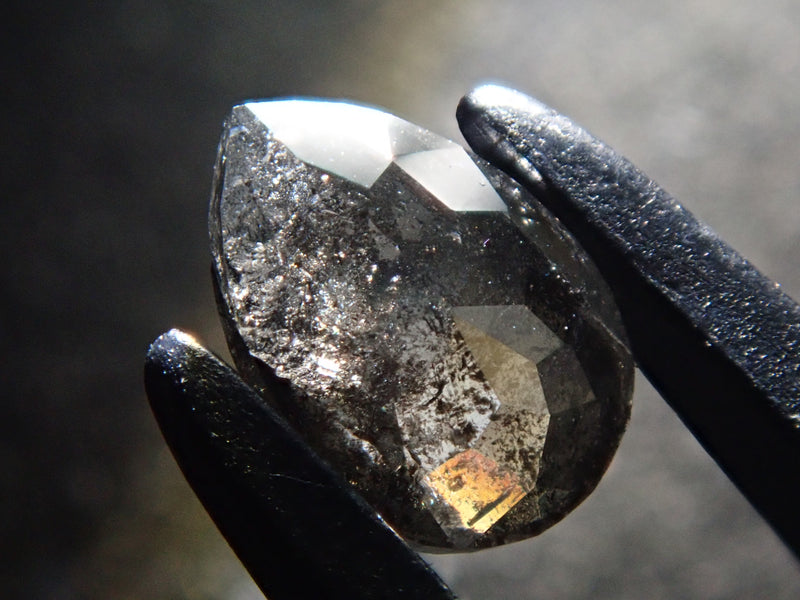 ソルトアンドペッパーダイヤモンド 0.385ctルース – カラッツSTORE