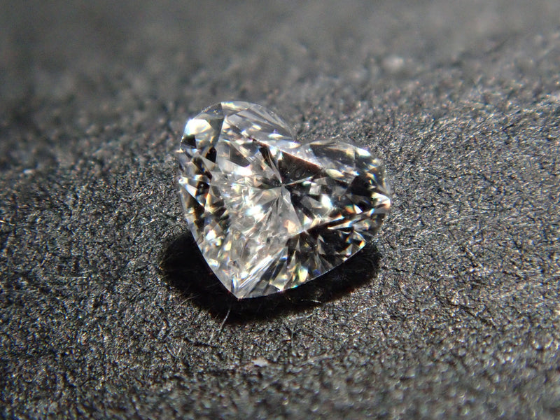 ダイヤモンド 0.054ctルース（VSクラス相当・ハートシェイプ