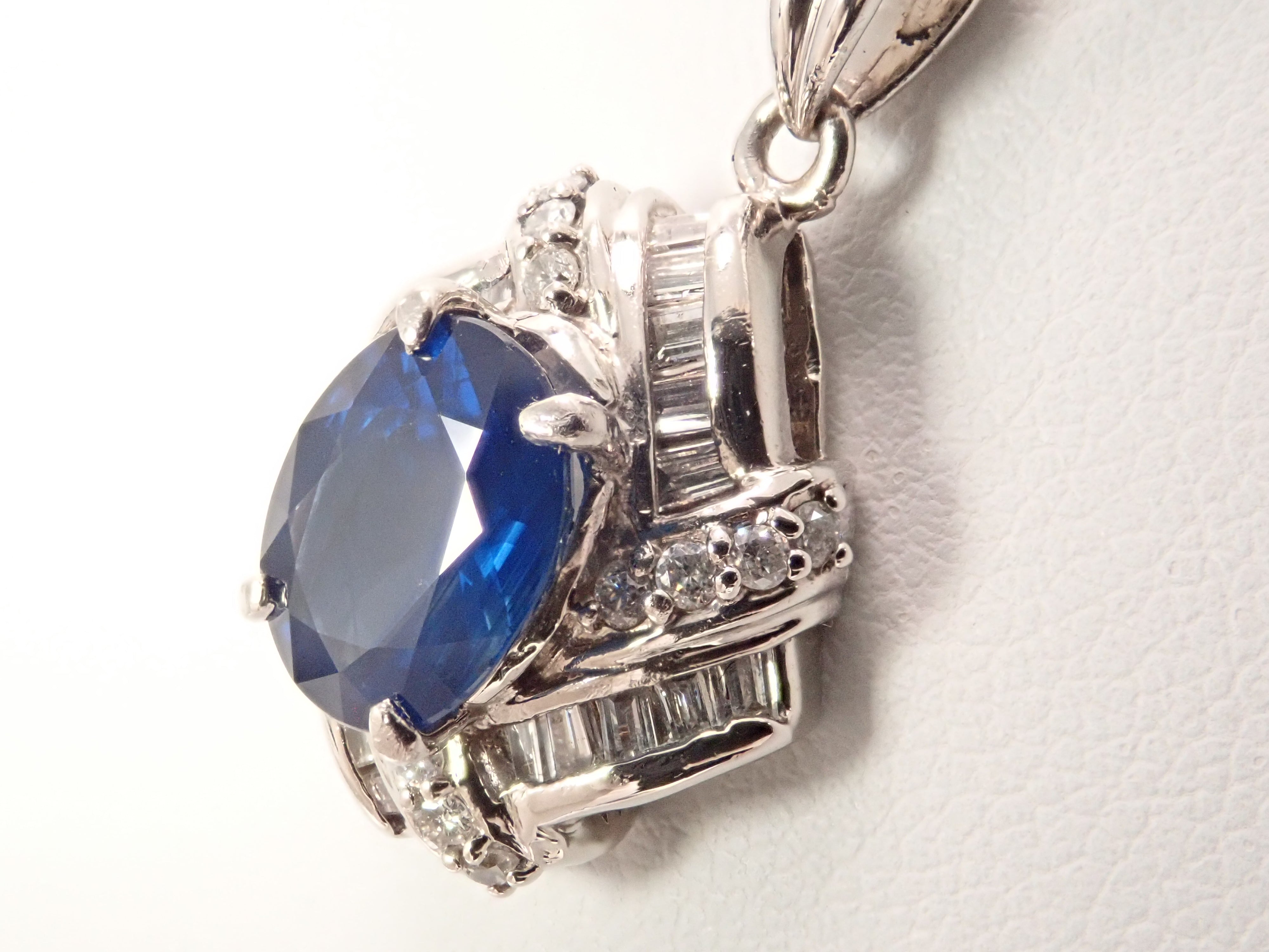 【7/8 22時販売】【カラフリ】Pt900 ブルーサファイア 2.67ct・ダイヤモンド0.75ctペンダントトップ（ネックレストップ）鑑別書