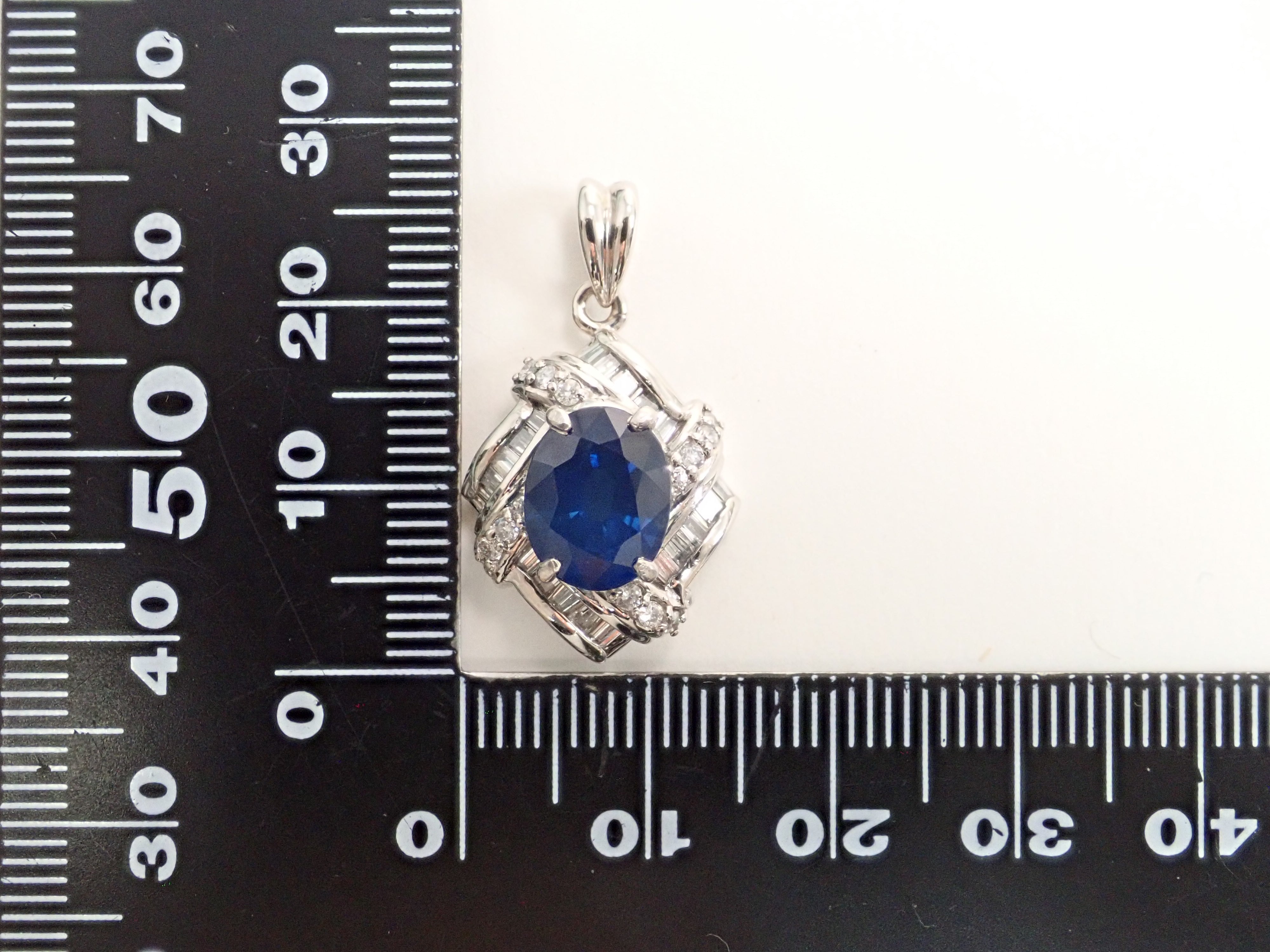 【7/8 22時販売】【カラフリ】Pt900 ブルーサファイア 2.67ct・ダイヤモンド0.75ctペンダントトップ（ネックレストップ）鑑別書