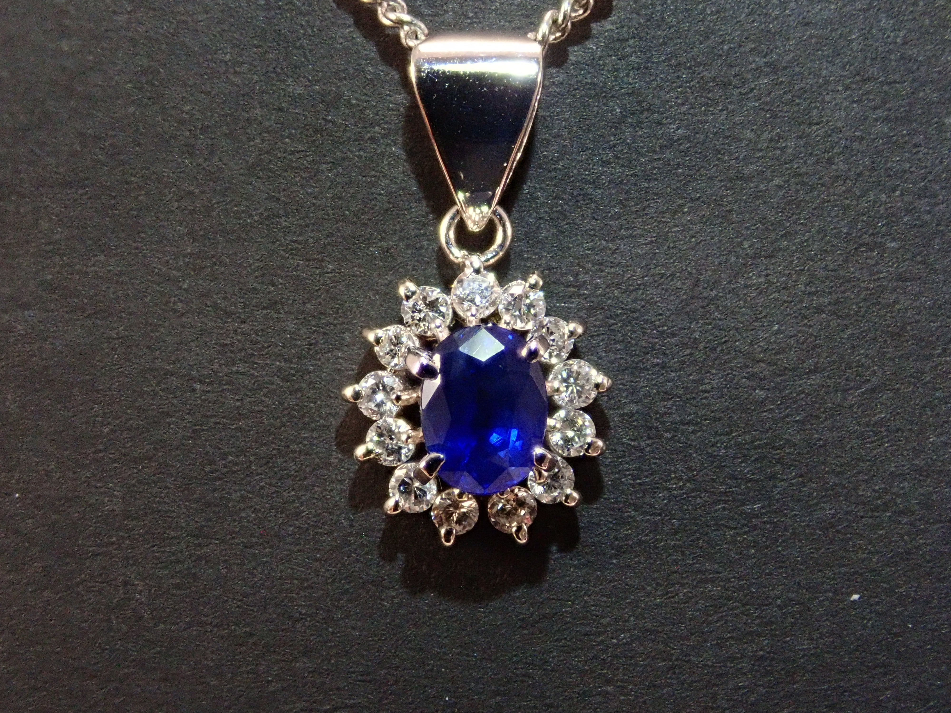 【7/8 22時販売】【カラフリ】Pt900 ブルーサファイア 0.52ct・ダイヤモンド0.19ctペンダントトップ（ネックレストップ）鑑別書