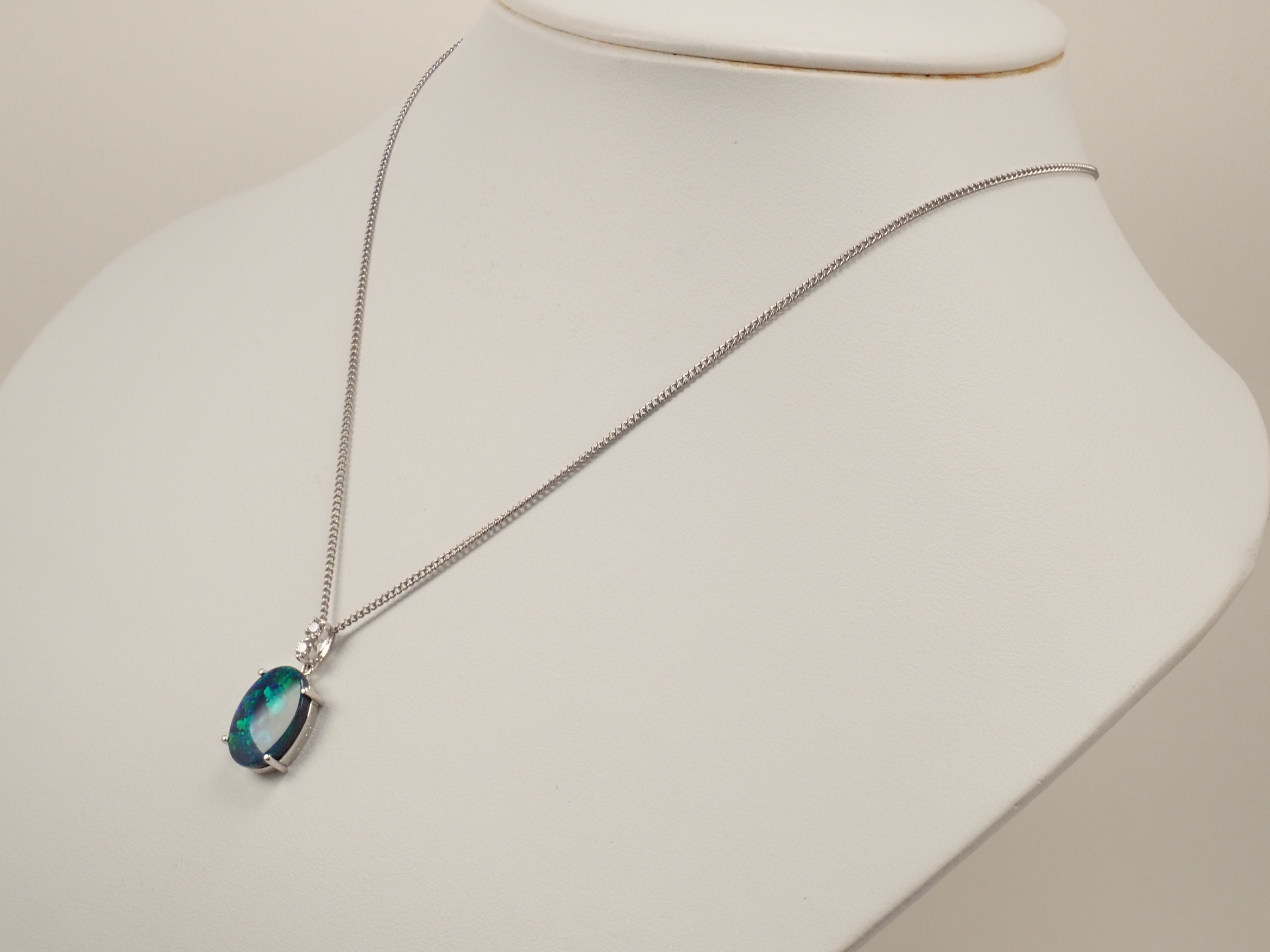 【7/9 22時販売】【カラフリ】 Pt900ブラックオパール 3.17ct・ダイヤモンド0.105ctペンダントトップ（ネックレストップ） 鑑別書