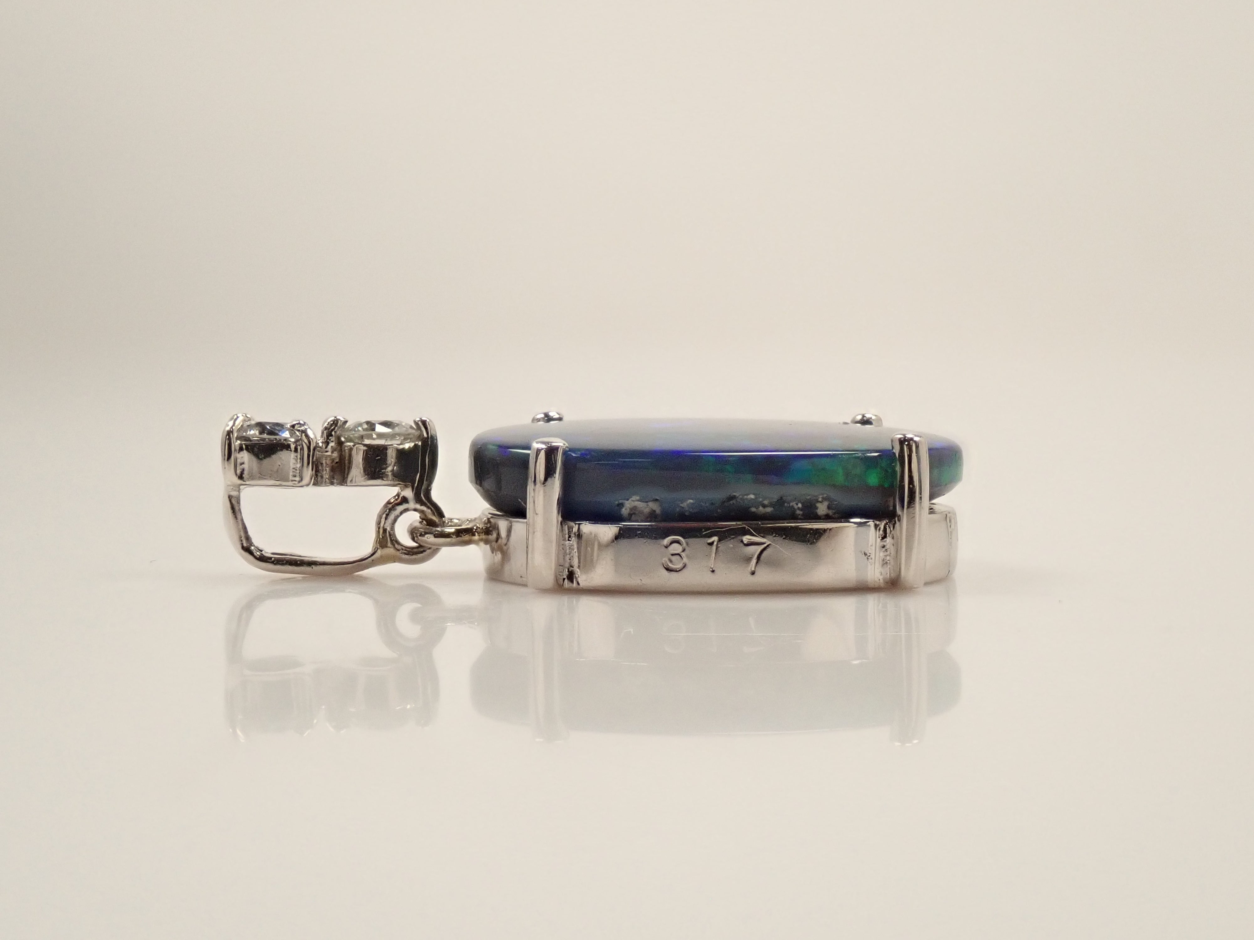 【7/9 22時販売】【カラフリ】 Pt900ブラックオパール 3.17ct・ダイヤモンド0.105ctペンダントトップ（ネックレストップ） 鑑別書