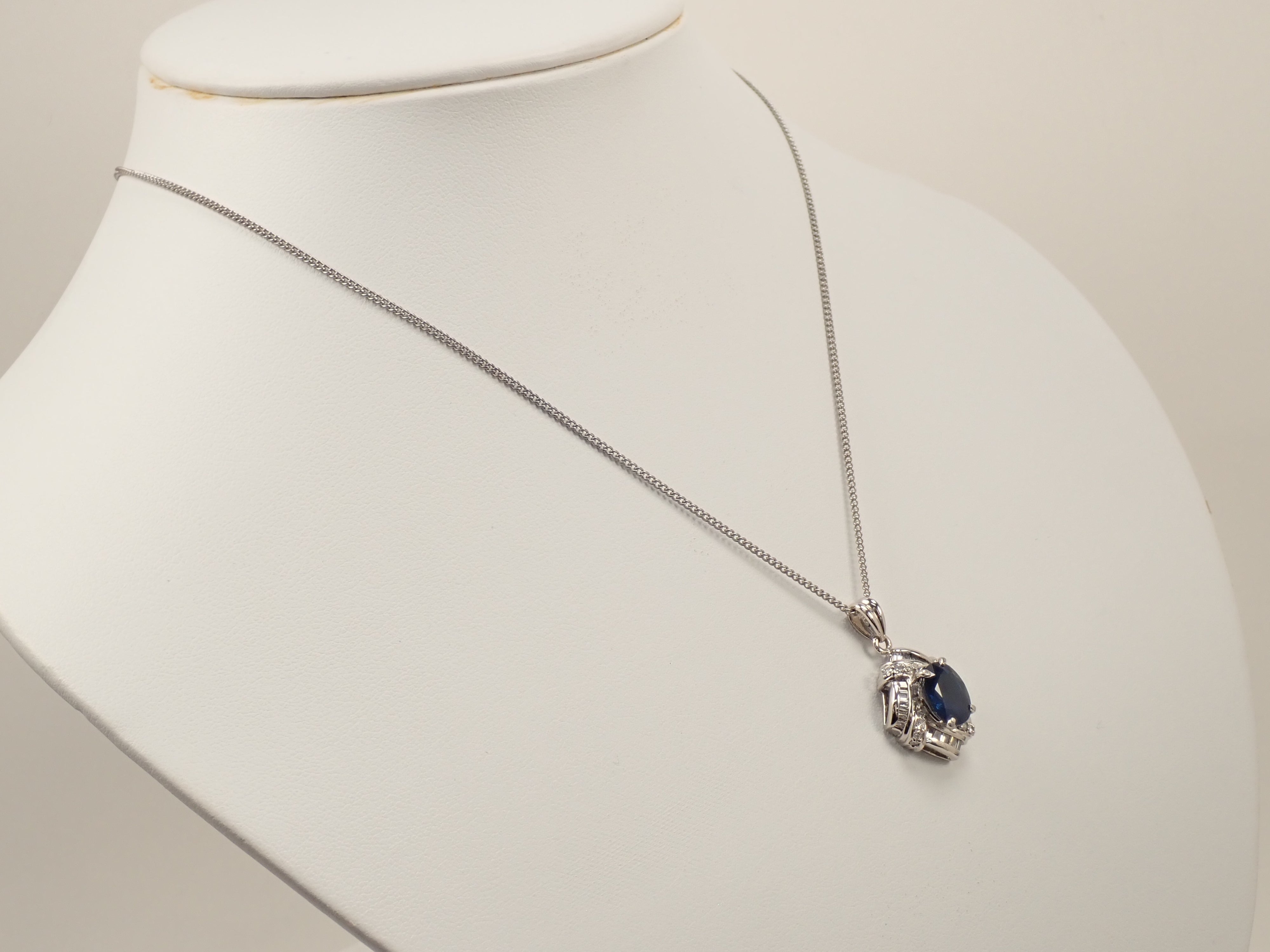 【7/8 22時販売】【カラフリ】Pt900 ブルーサファイア 2.67ct・ダイヤモンド0.75ctペンダントトップ（ネックレストップ）鑑別書
