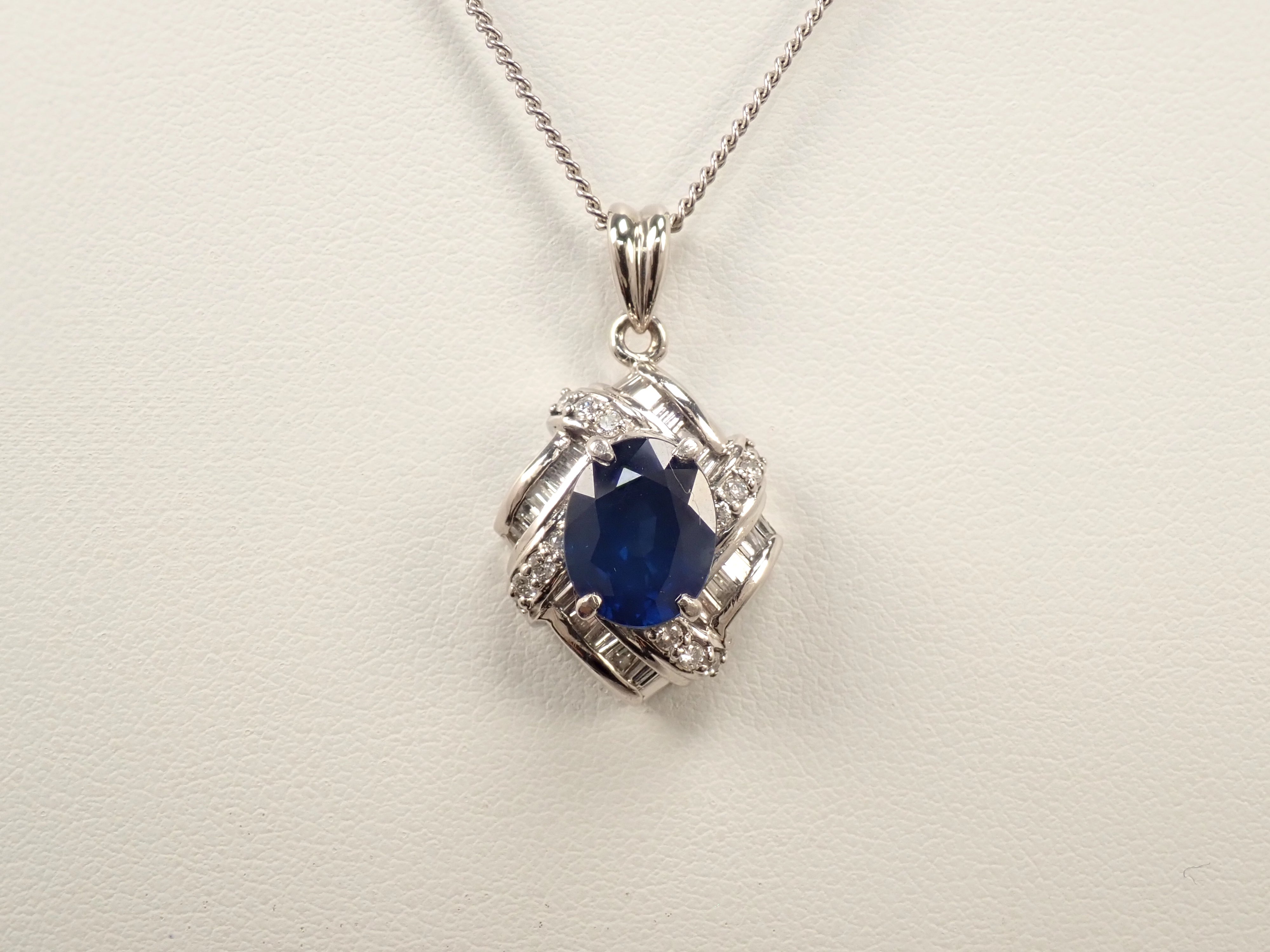 【7/8 22時販売】【カラフリ】Pt900 ブルーサファイア 2.67ct・ダイヤモンド0.75ctペンダントトップ（ネックレストップ）鑑別書
