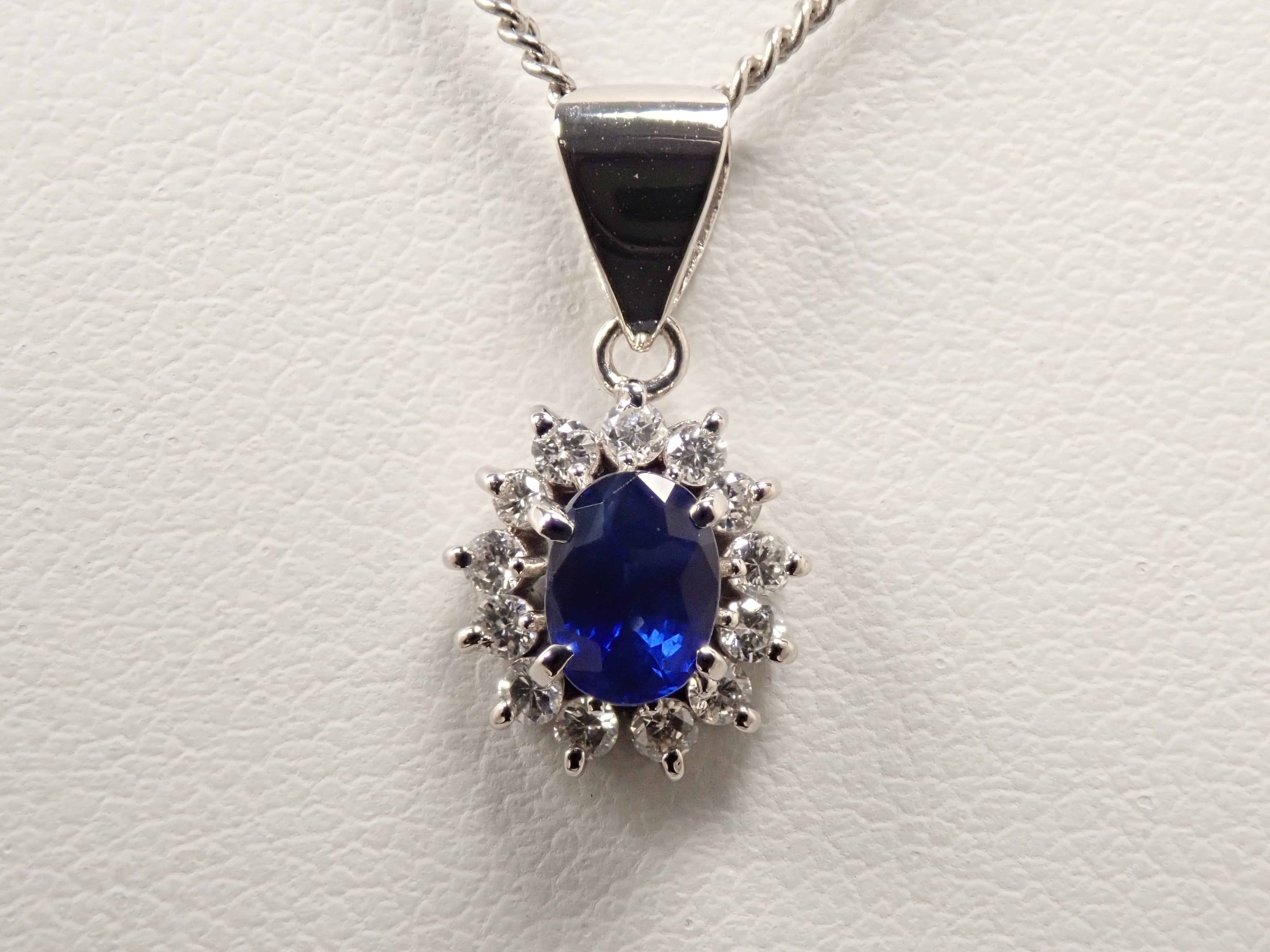 【7/8 22時販売】【カラフリ】Pt900 ブルーサファイア 0.52ct・ダイヤモンド0.19ctペンダントトップ（ネックレストップ）鑑別書