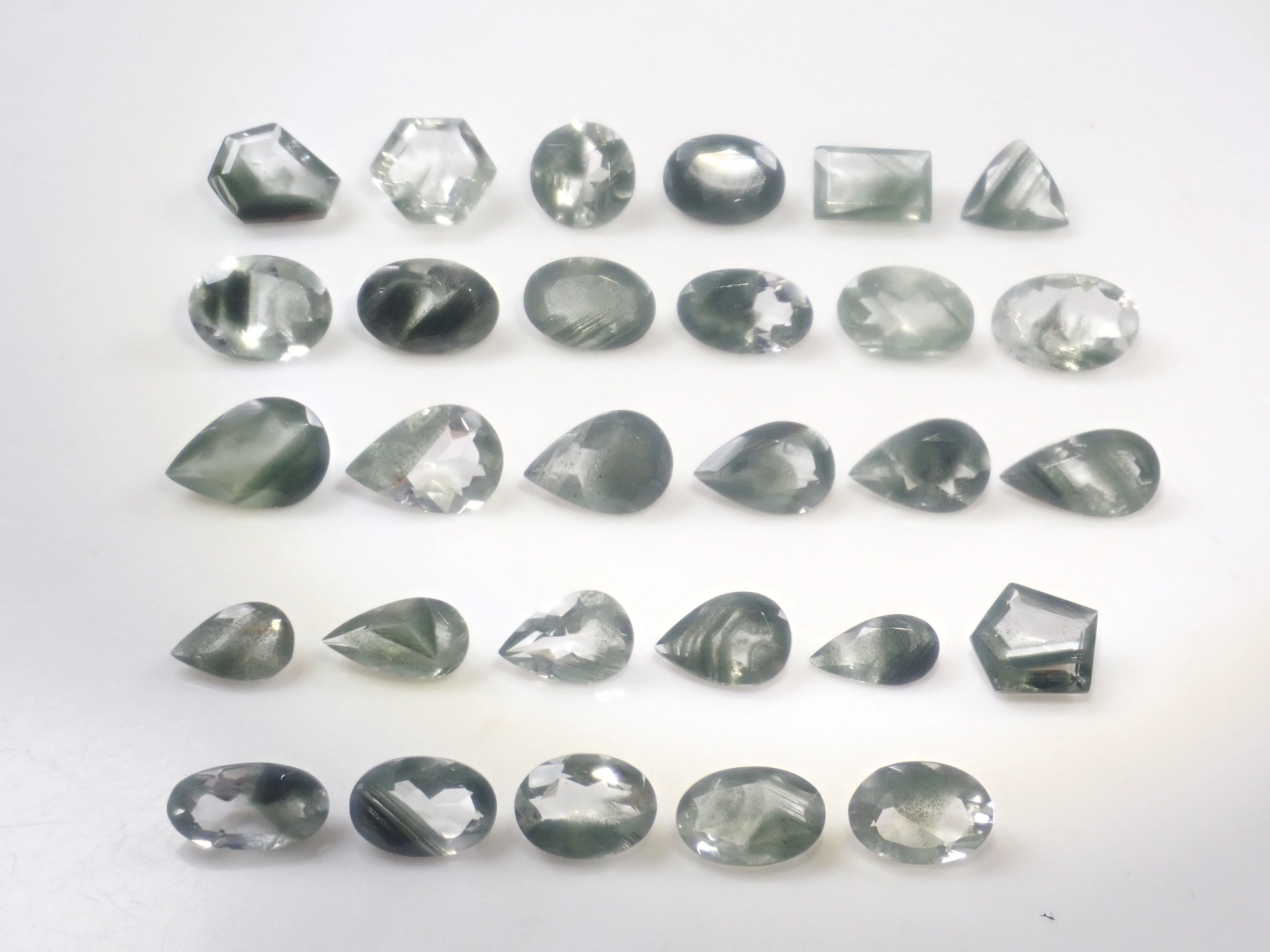 【7/6  22時販売】《限定29石》インド産グリーンファントムクォーツ（平均1.1ct）《複数購入割引有》