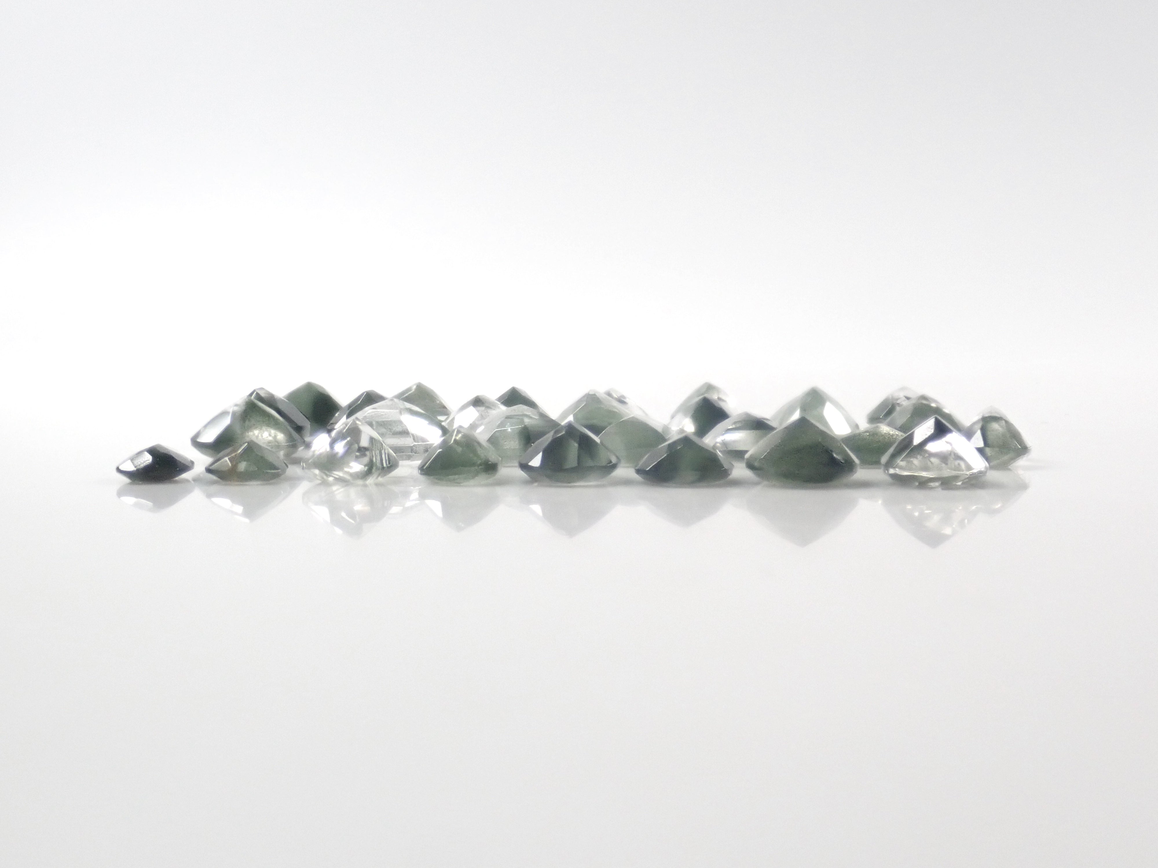 【7/6  22時販売】《限定29石》インド産グリーンファントムクォーツ（平均1.1ct）《複数購入割引有》