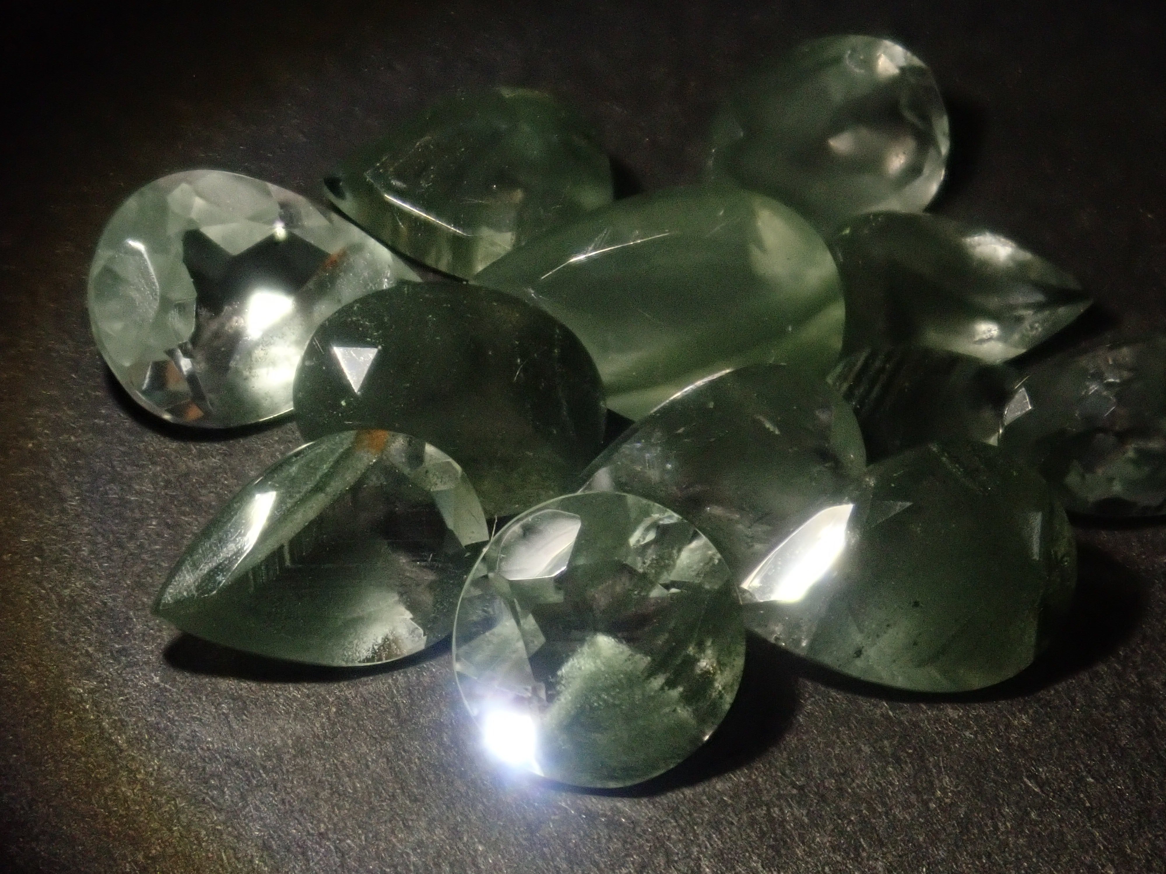 【7/6  22時販売】《限定29石》インド産グリーンファントムクォーツ（平均1.1ct）《複数購入割引有》