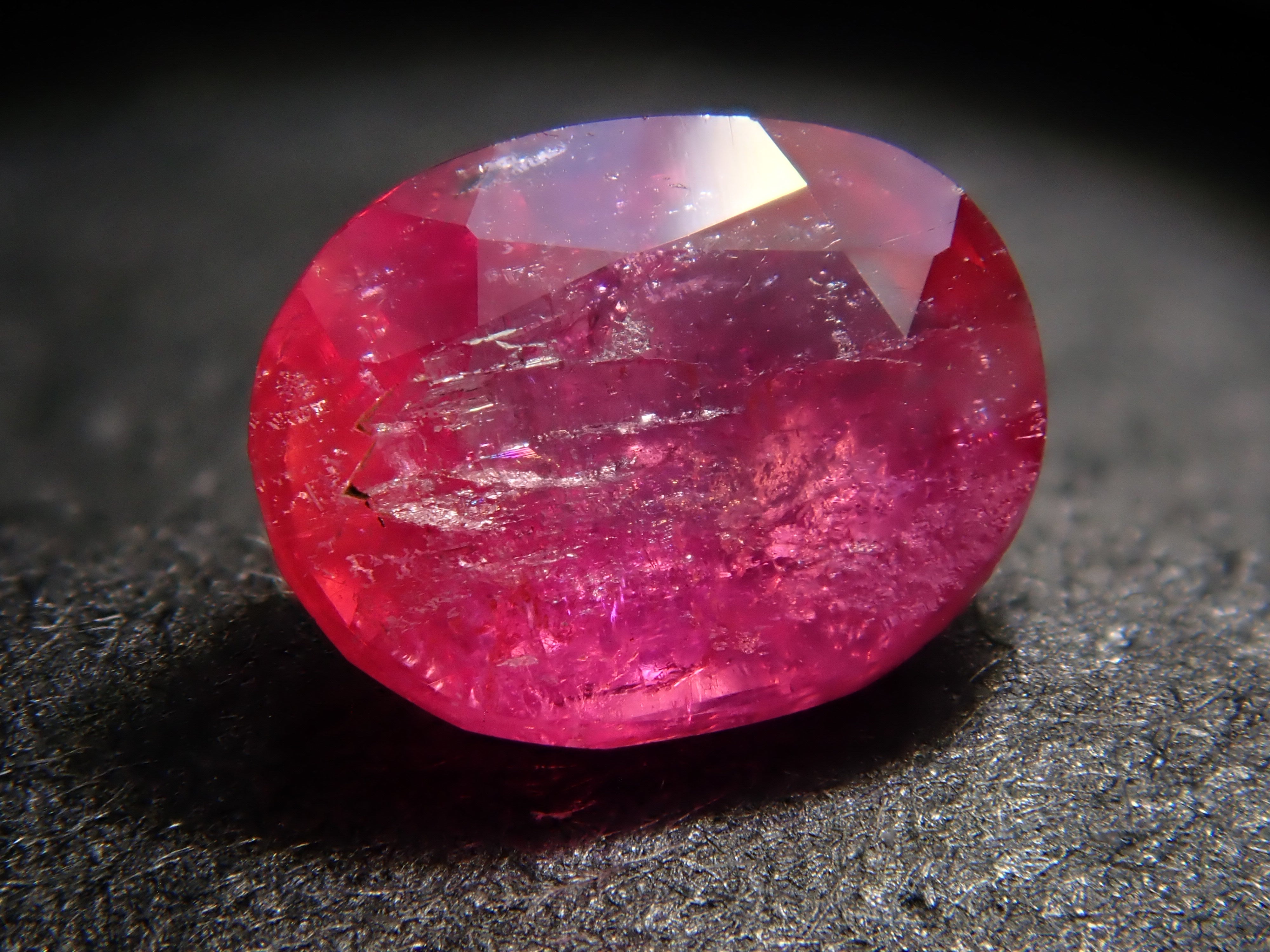 ペツォッタイト0.66CT 10000176 マダガスカル産ペツォッタイト 0.323ctルース