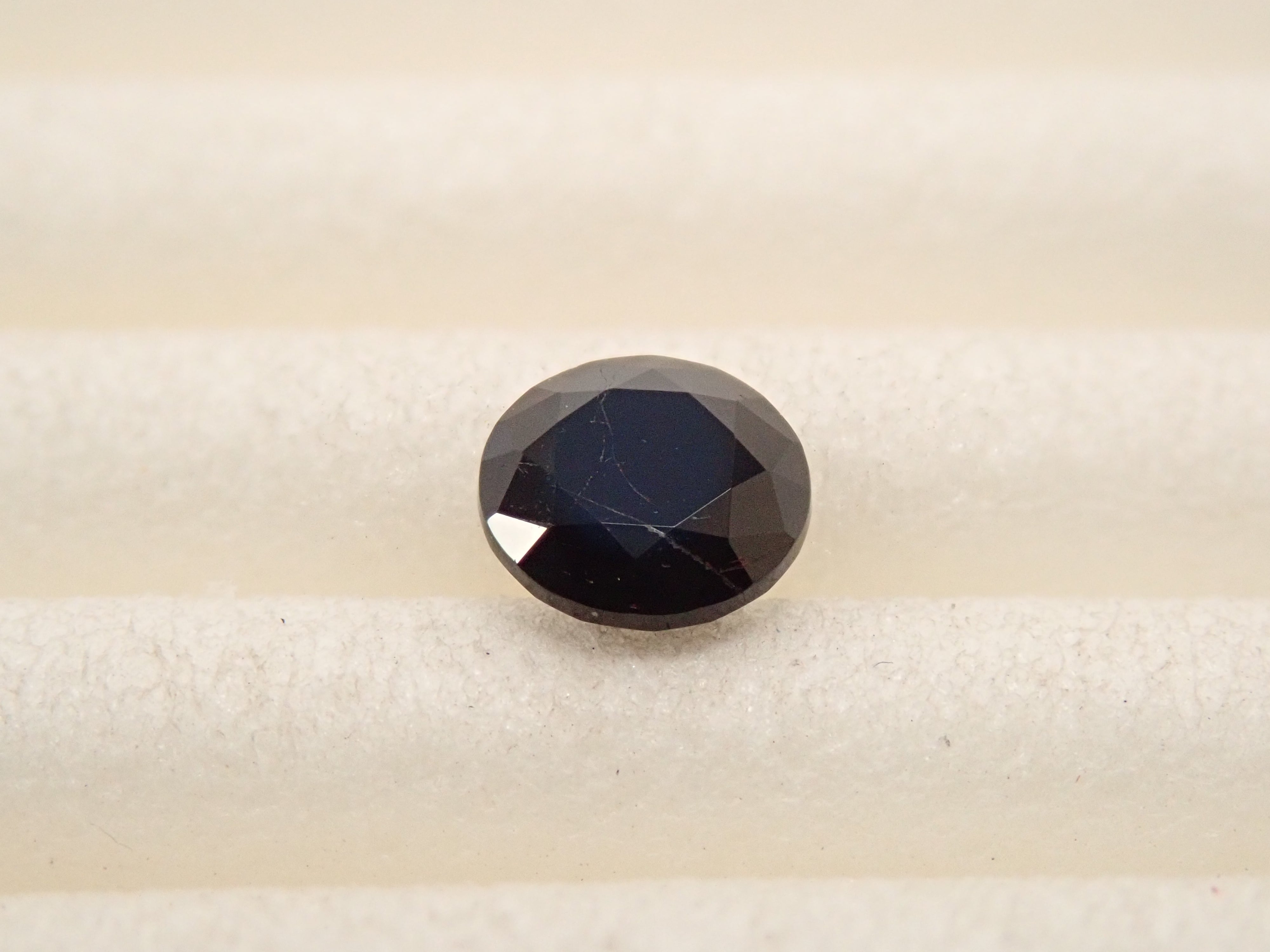 【抽選販売0707_05】アメリカ産ネプチュナイト 4.0mm/0.224ctルース 鑑別書