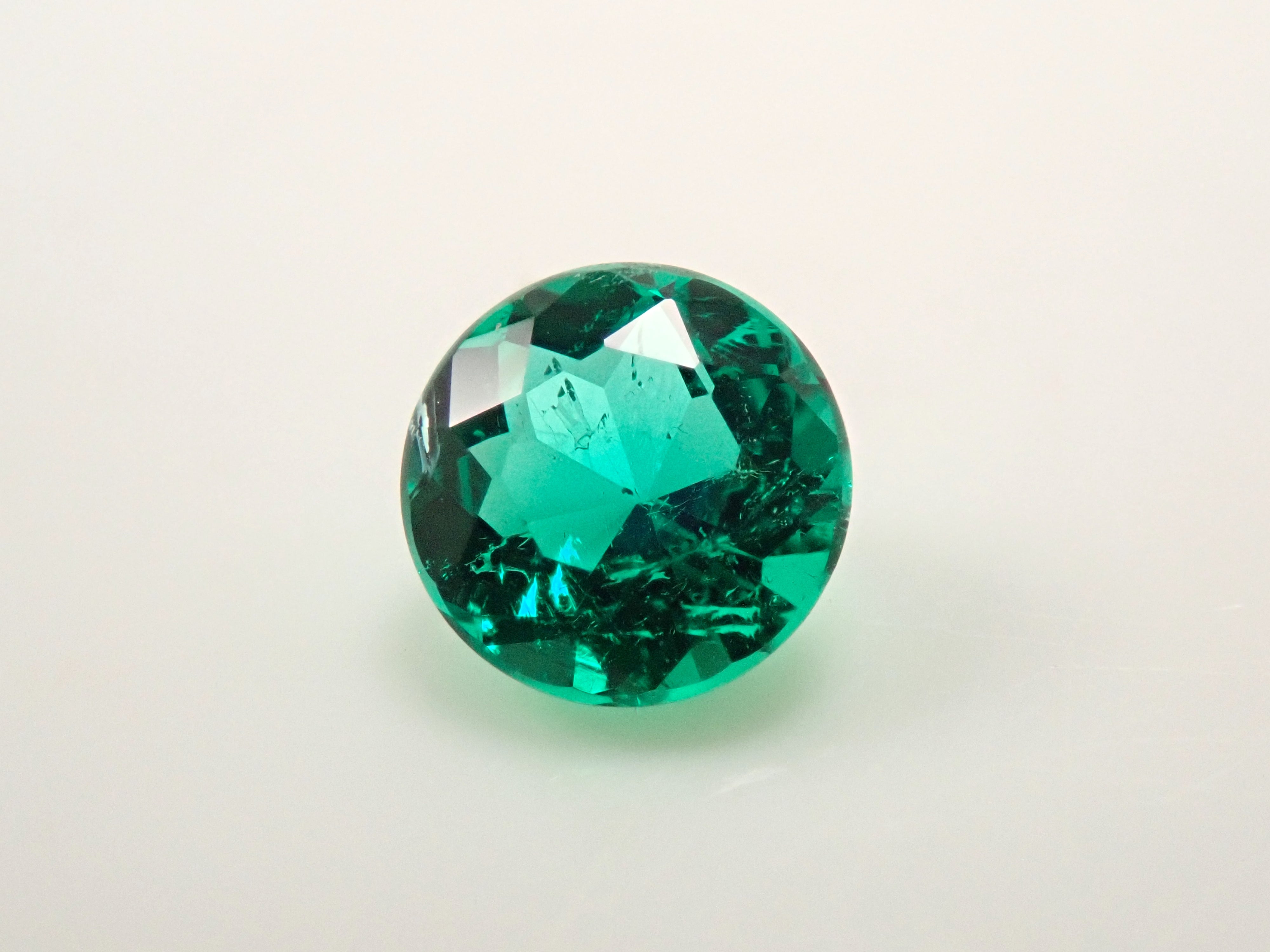 コロンビア産ノンオイルエメラルド 4.1mm/0.240ctルース GIA