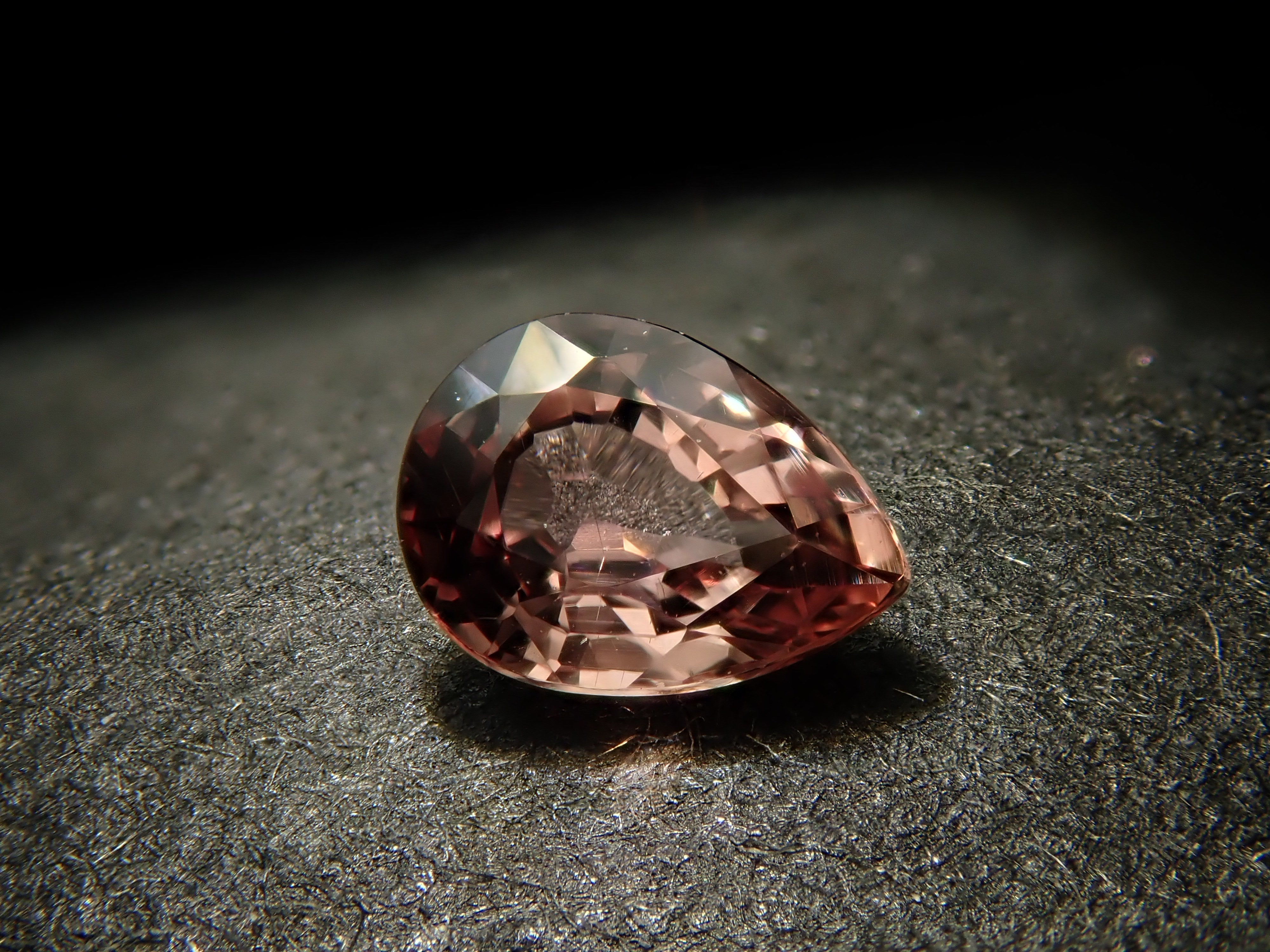 マダガスカル産パパラチアサファイア 0.186ctルース  中宝鑑