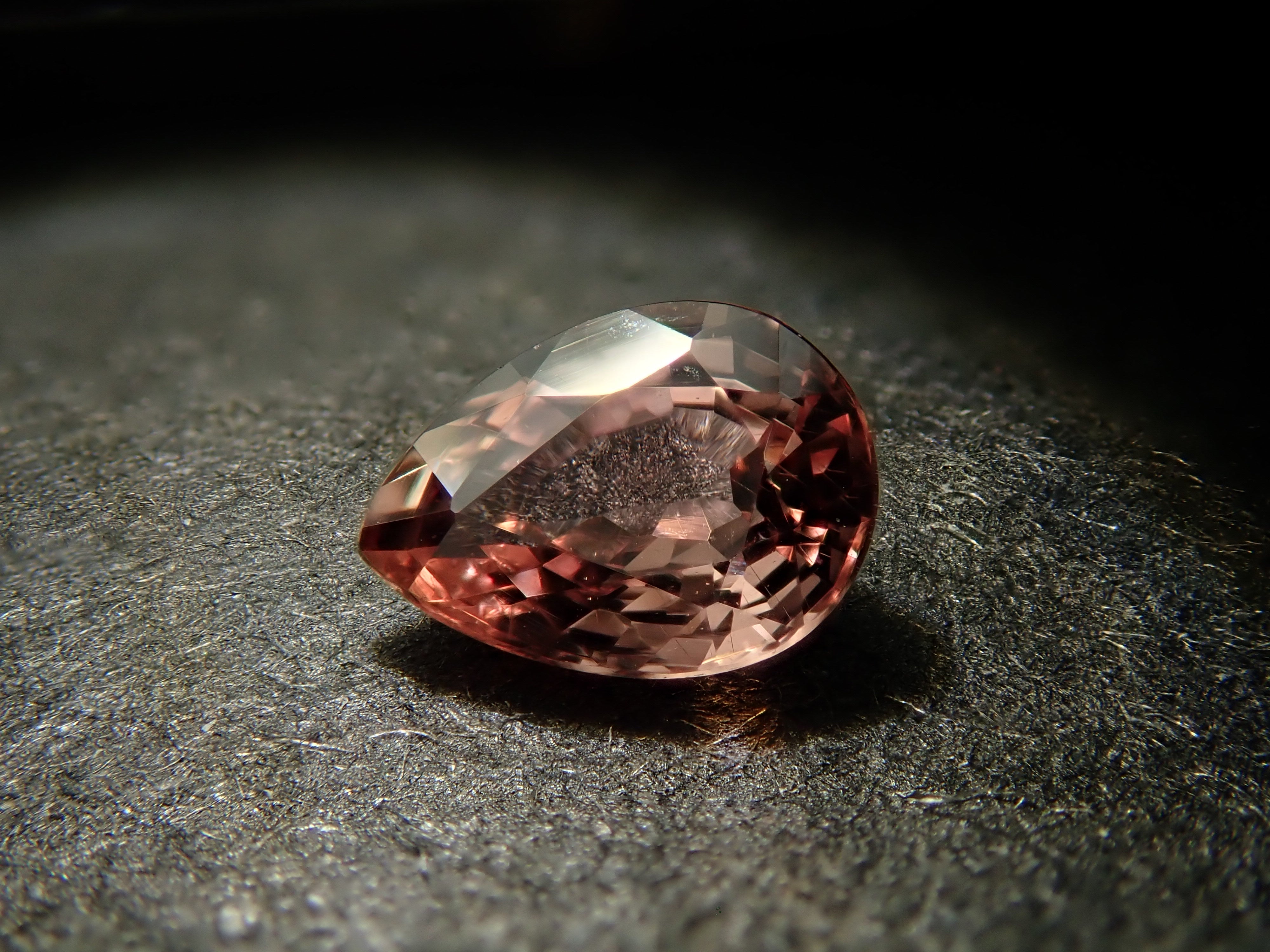 マダガスカル産パパラチアサファイア 0.186ctルース  中宝鑑