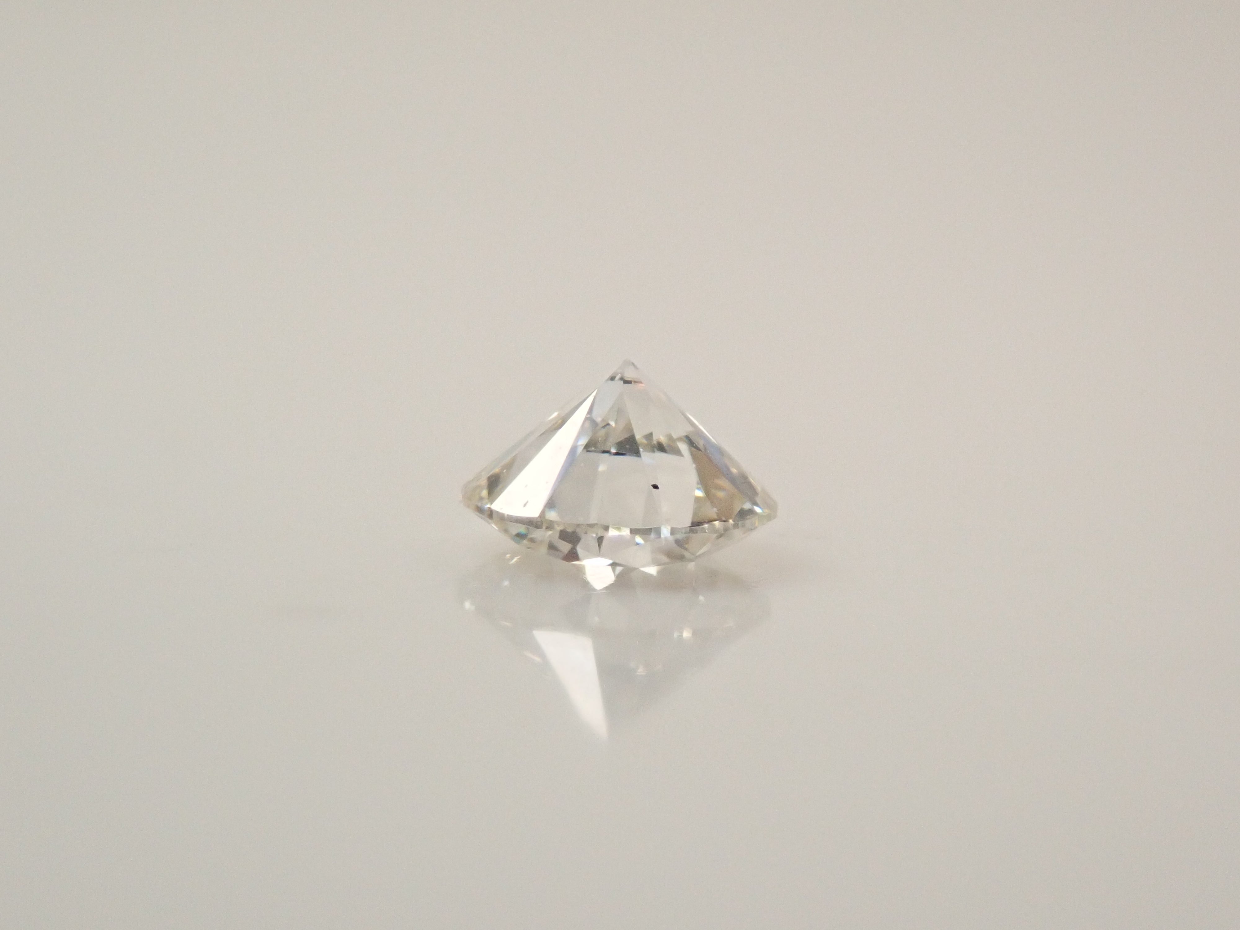 ダイヤモンド 3.3mm/0.134ctルース(I, VVS-2, Excellent H&C)