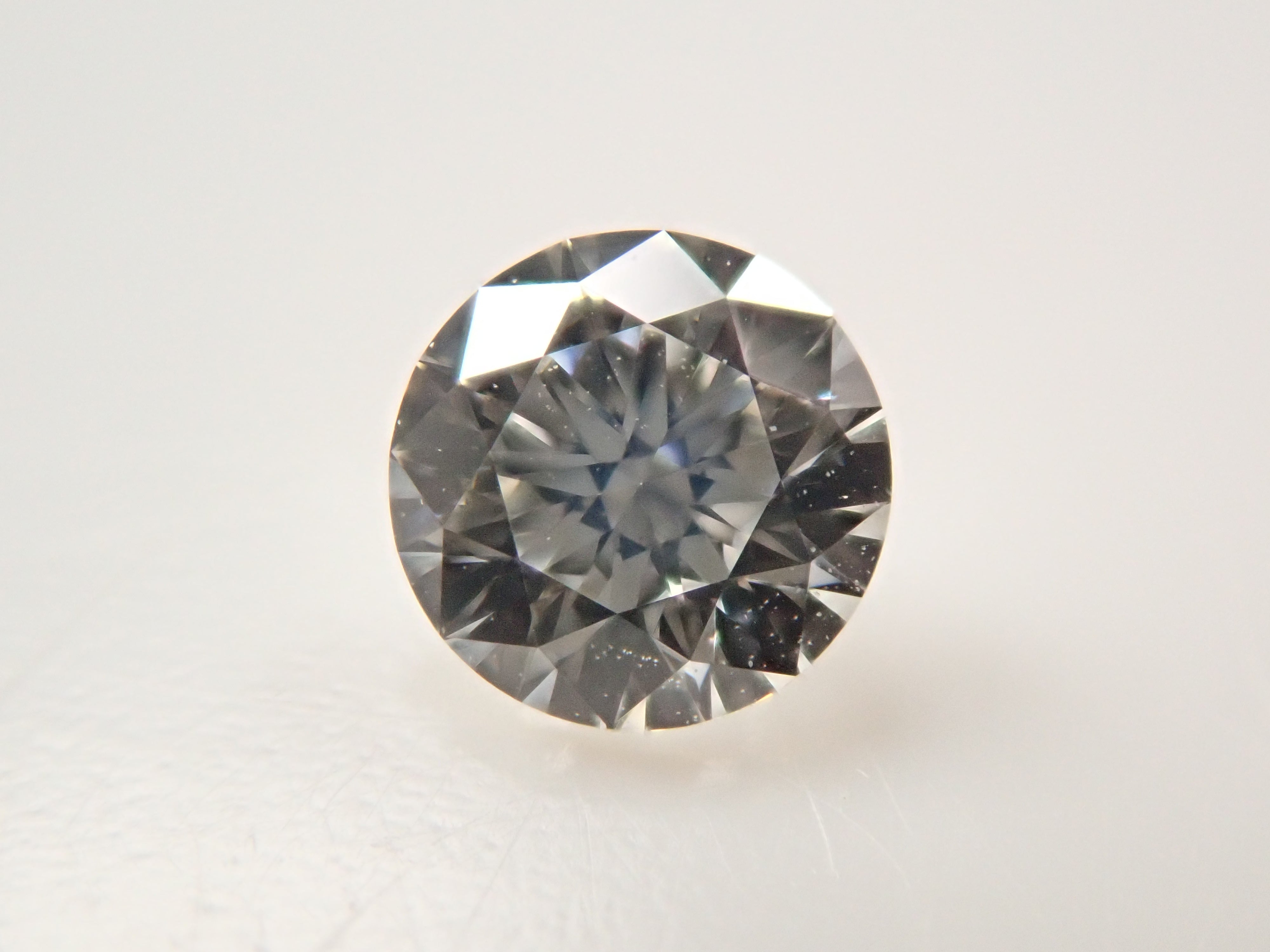 ダイヤモンド 3.3mm/0.134ctルース(I, VVS-2, Excellent H&C)
