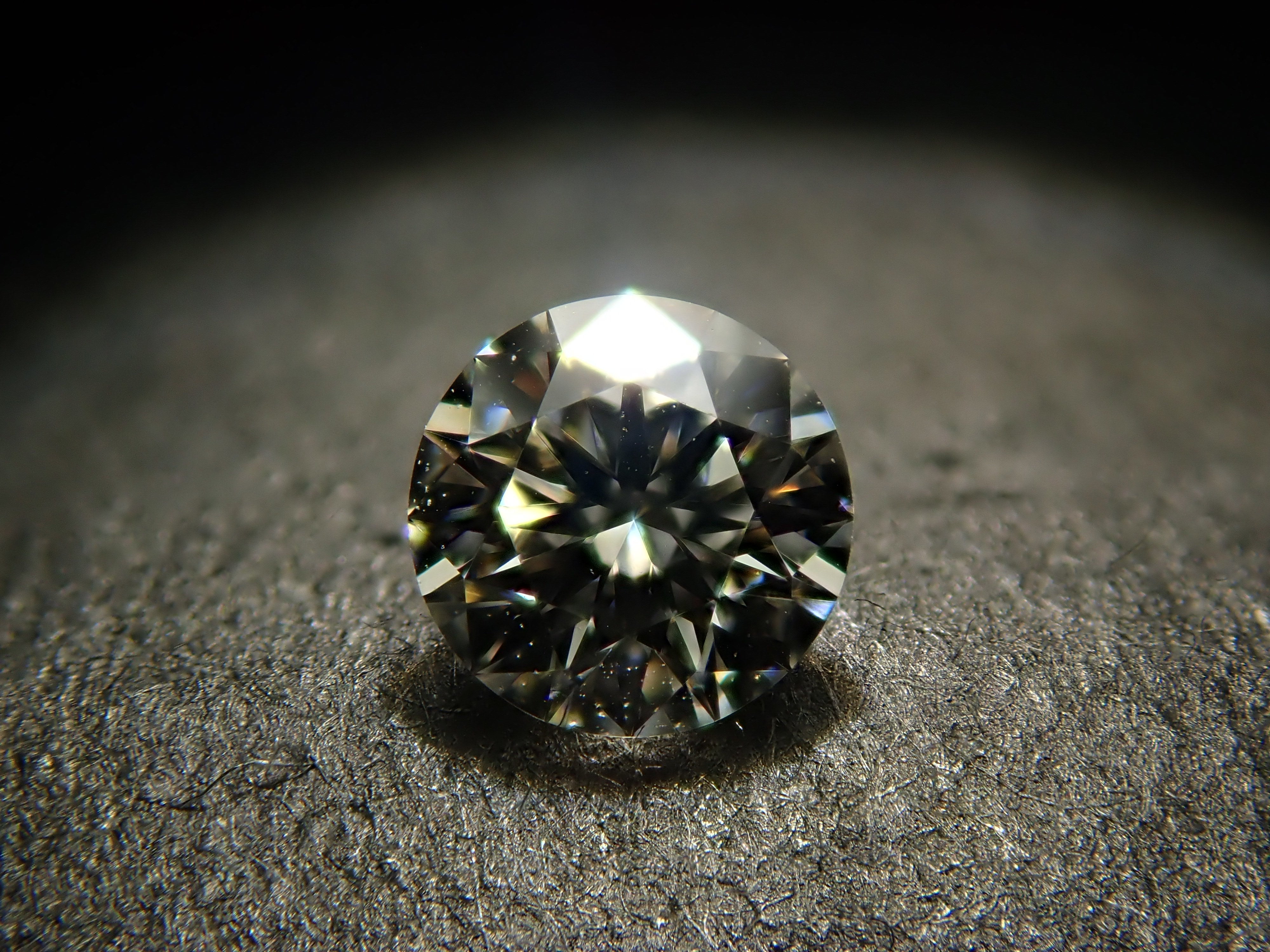 ダイヤモンド 3.3mm/0.134ctルース(I, VVS-2, Excellent H&C)