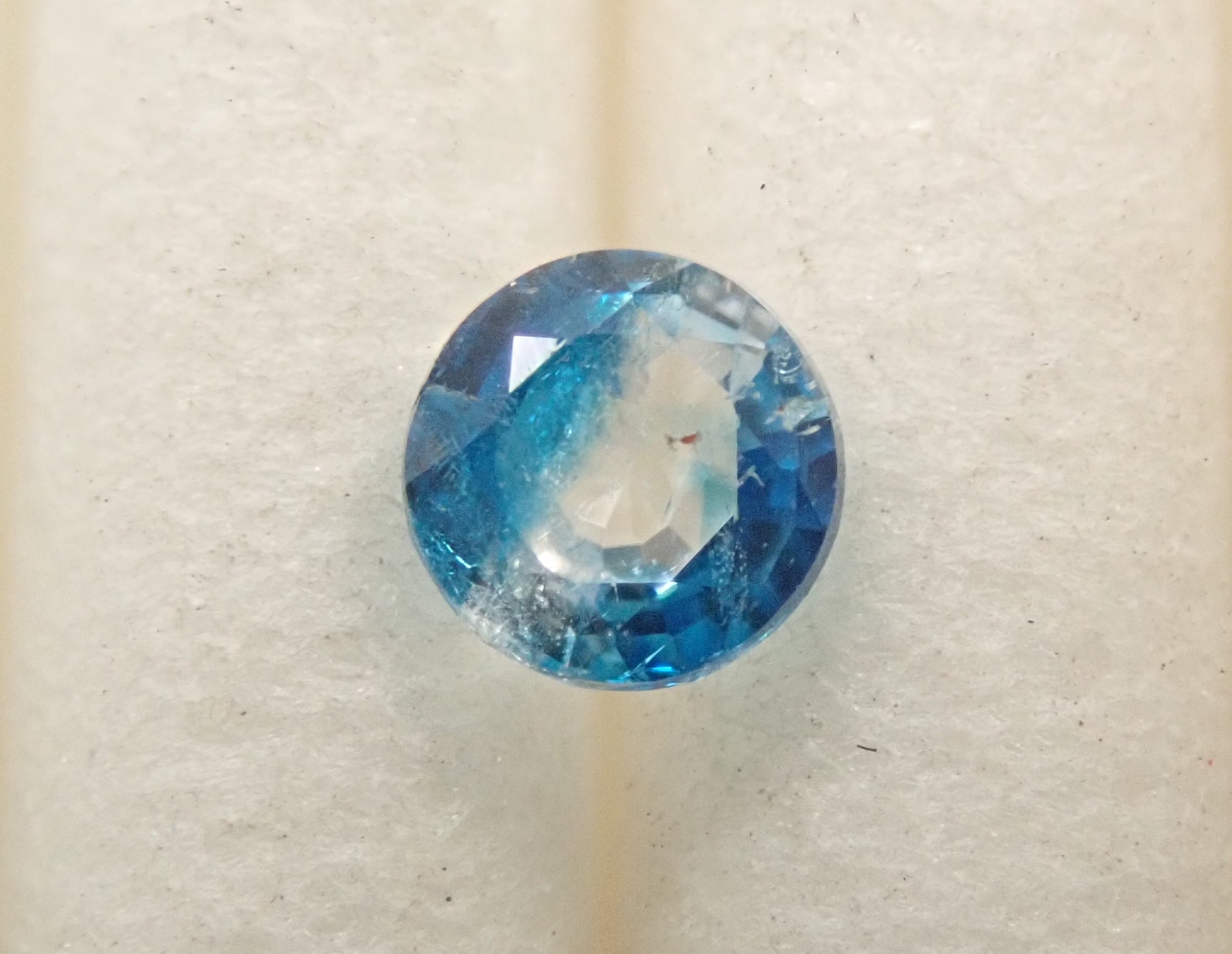 [12559674] Zimbabwe bicolor euclase 0.108ct loose stone