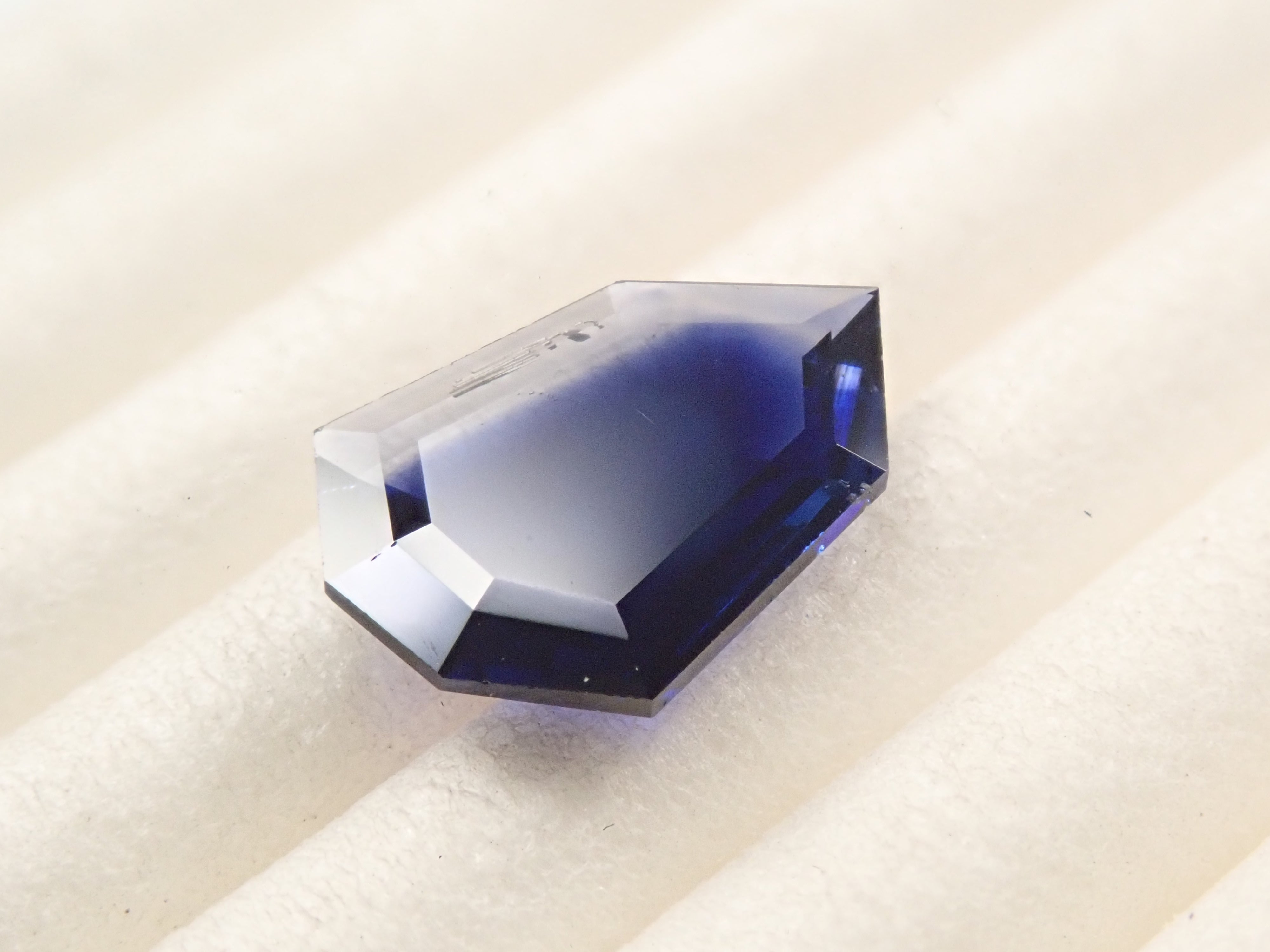マダガスカル産非加熱ブルーサファイア 1.310ctルース GIA