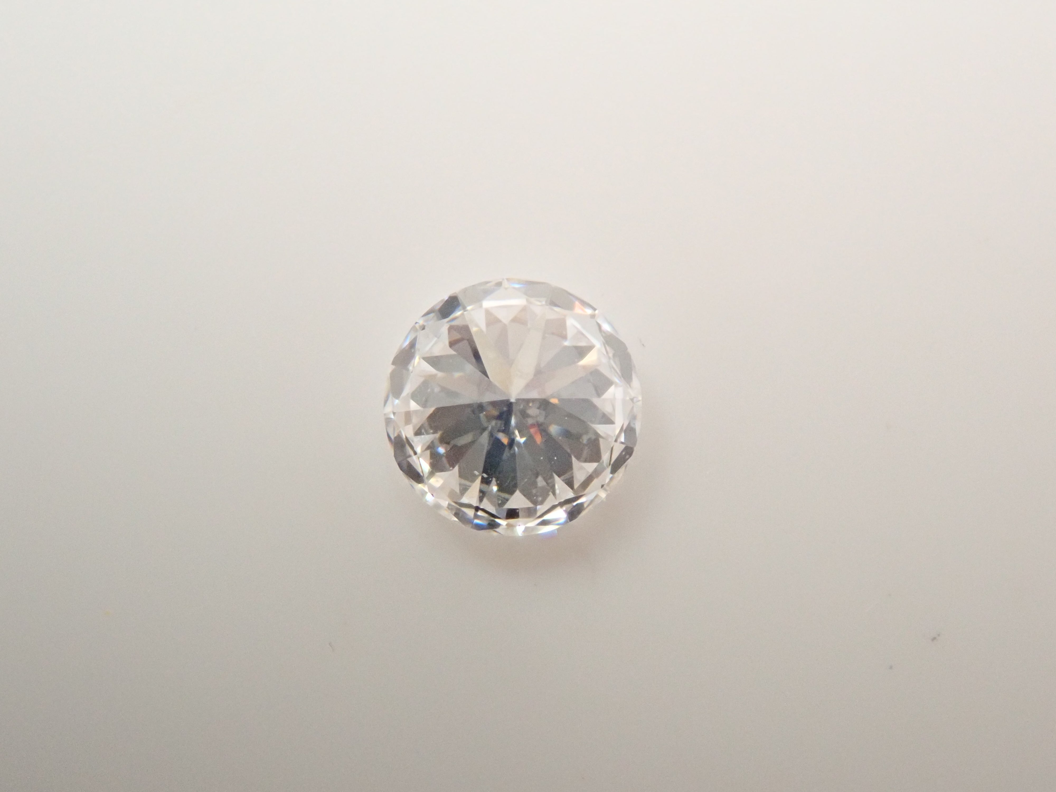 フローレスダイヤモンド（H&C） 4.2mm/0.276ctルース(D, FL, 3Excellent H&C)
