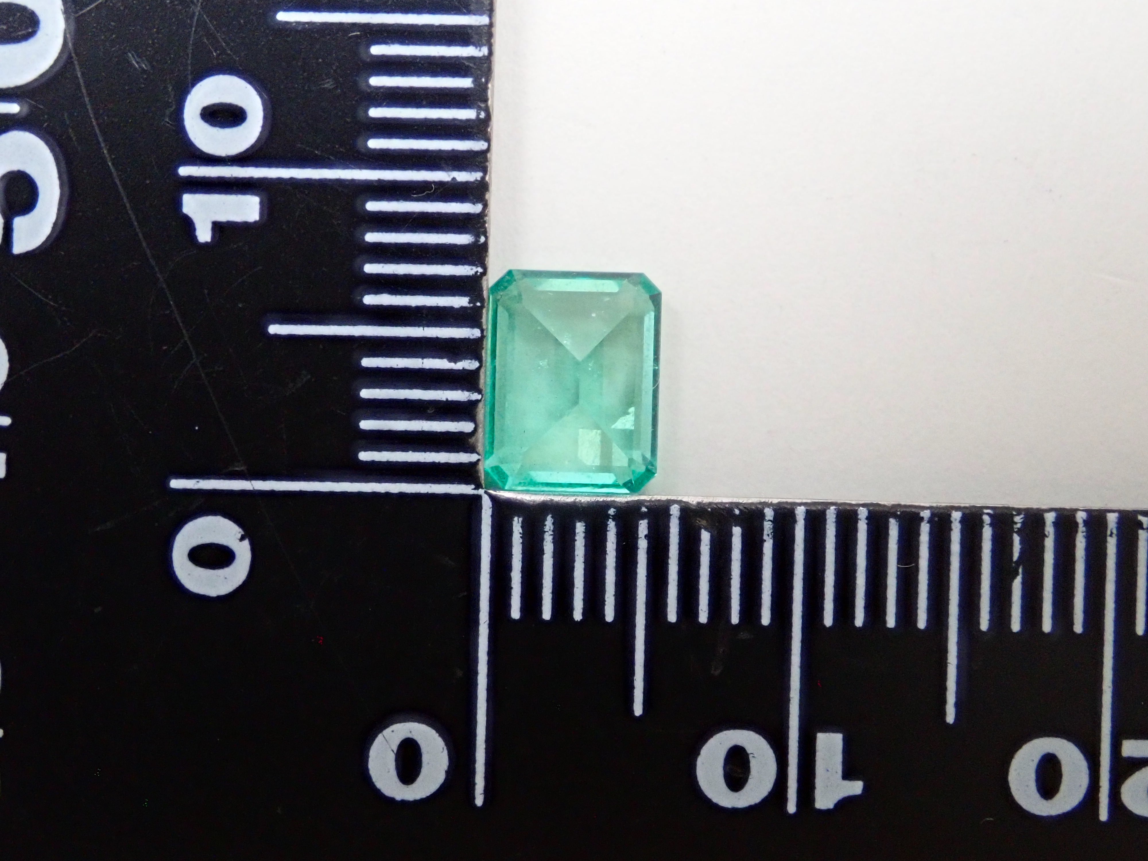 [12553794] Non-oil emerald 1.070ct loose stone