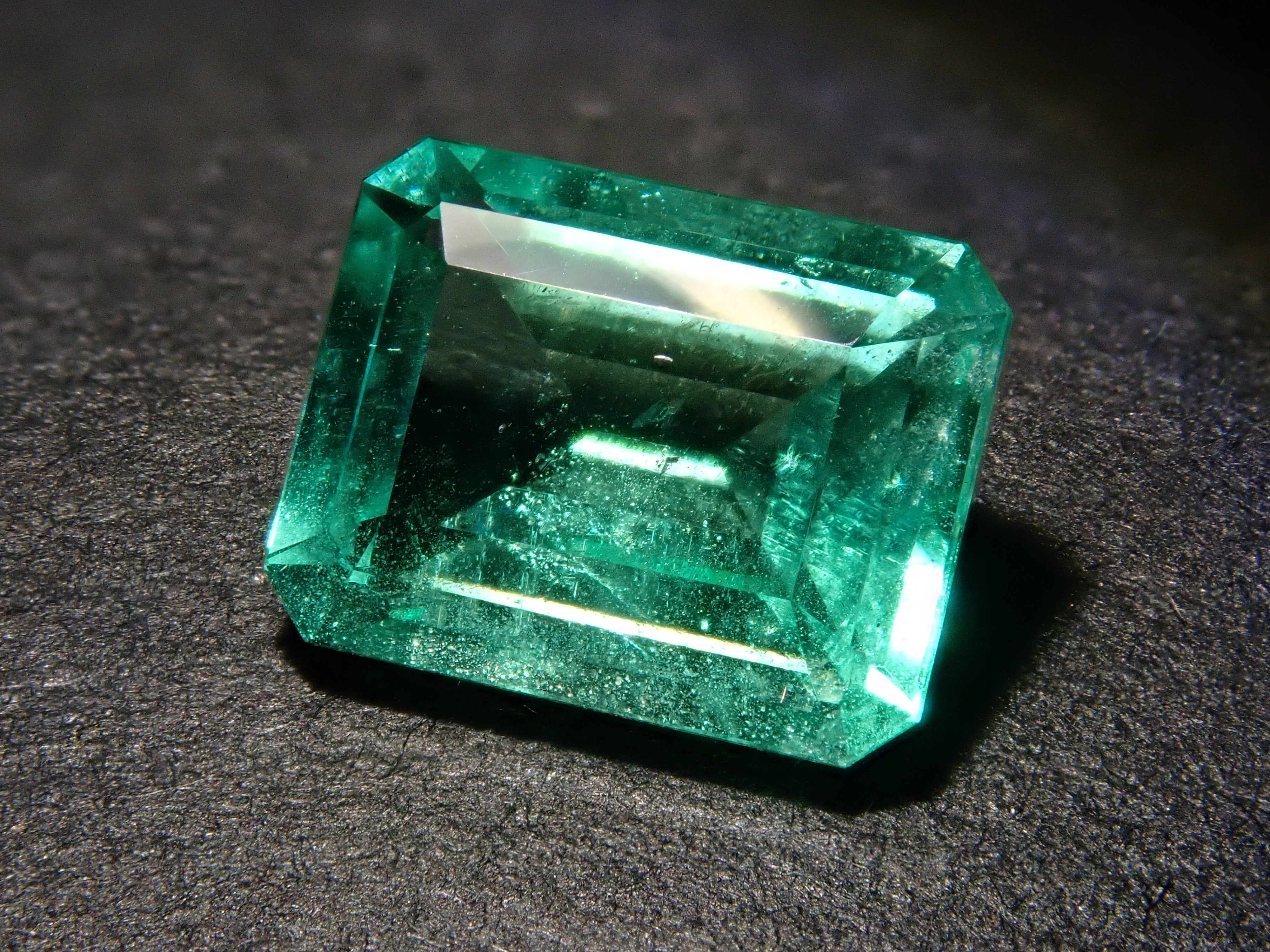 [12553794] Non-oil emerald 1.070ct loose stone