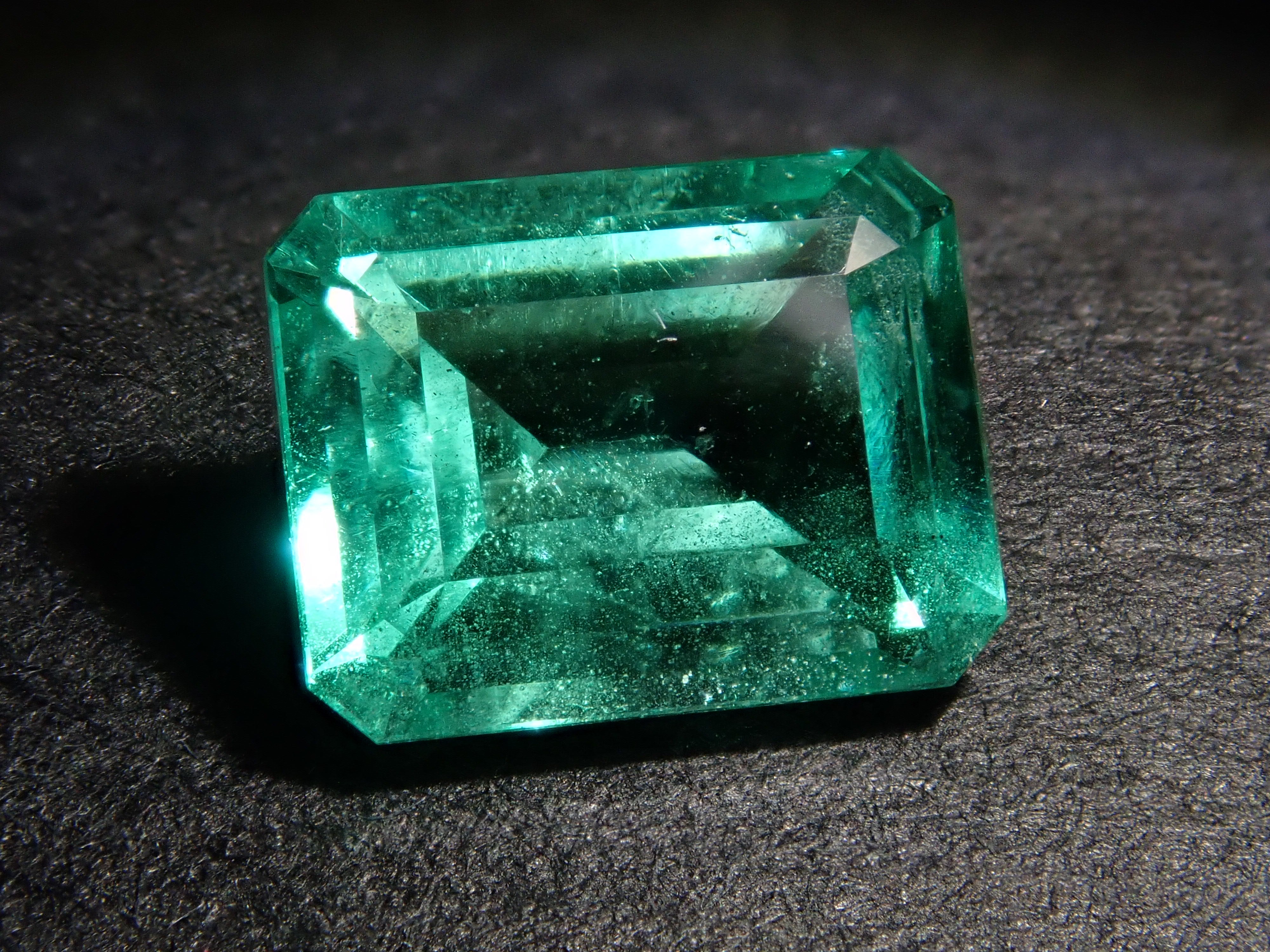 [12553794] Non-oil emerald 1.070ct loose stone