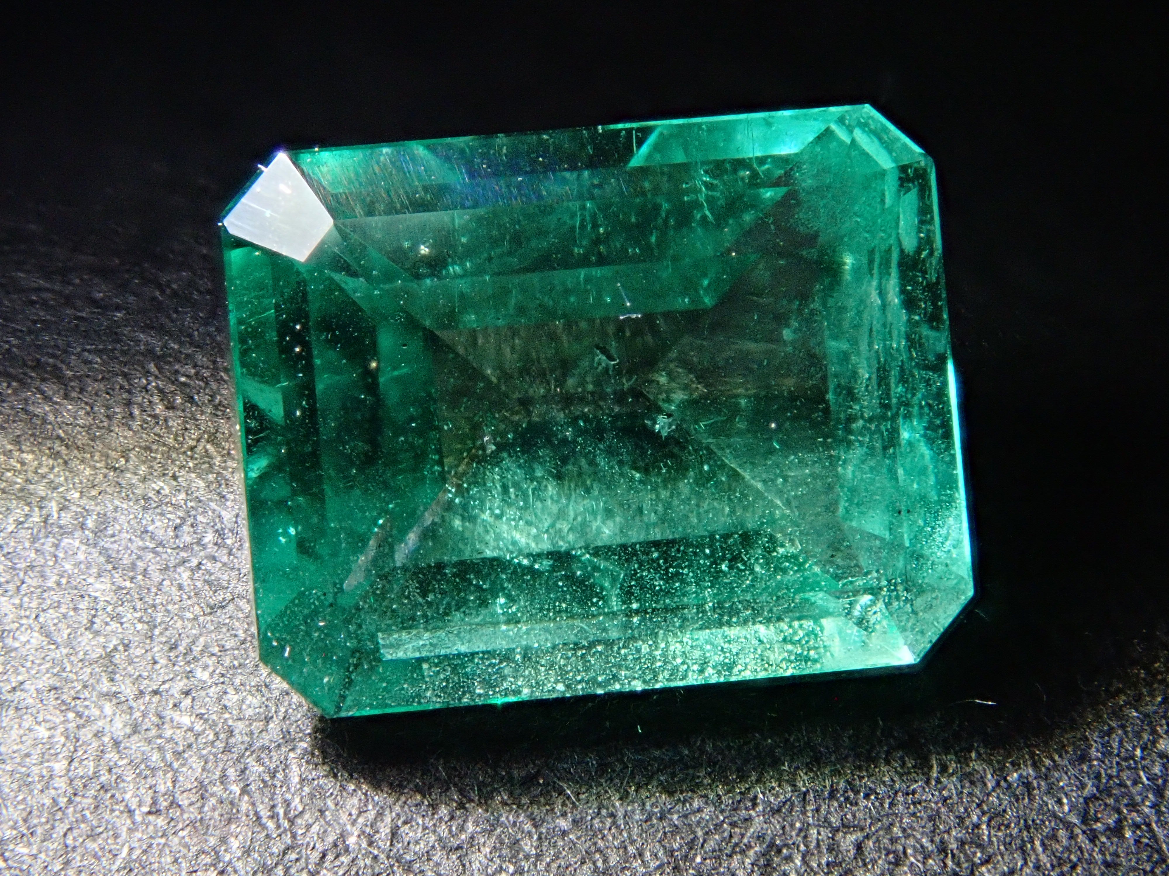 [12553794] Non-oil emerald 1.070ct loose stone