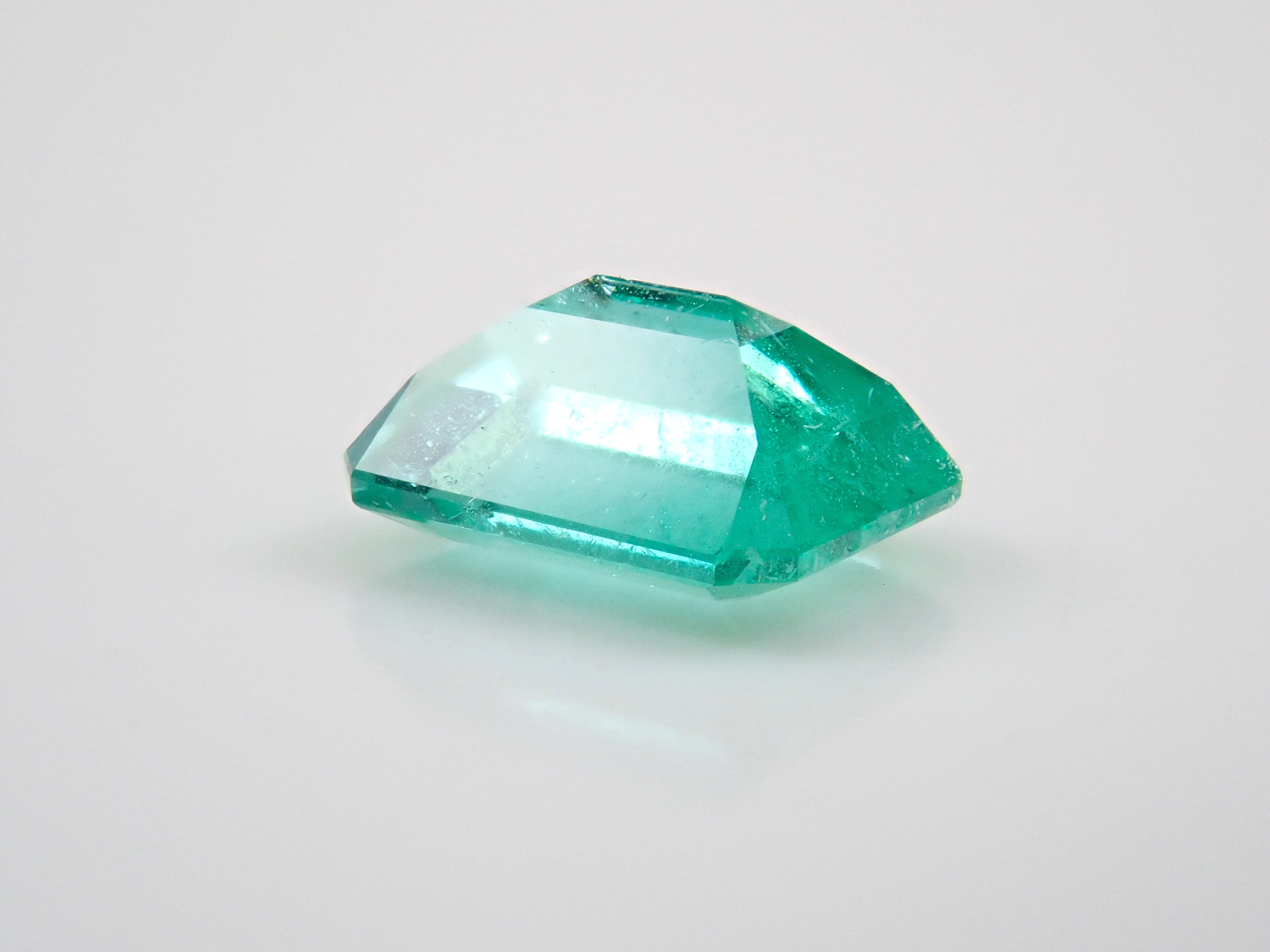 [12553795] Non-oil emerald 1.030ct loose stone